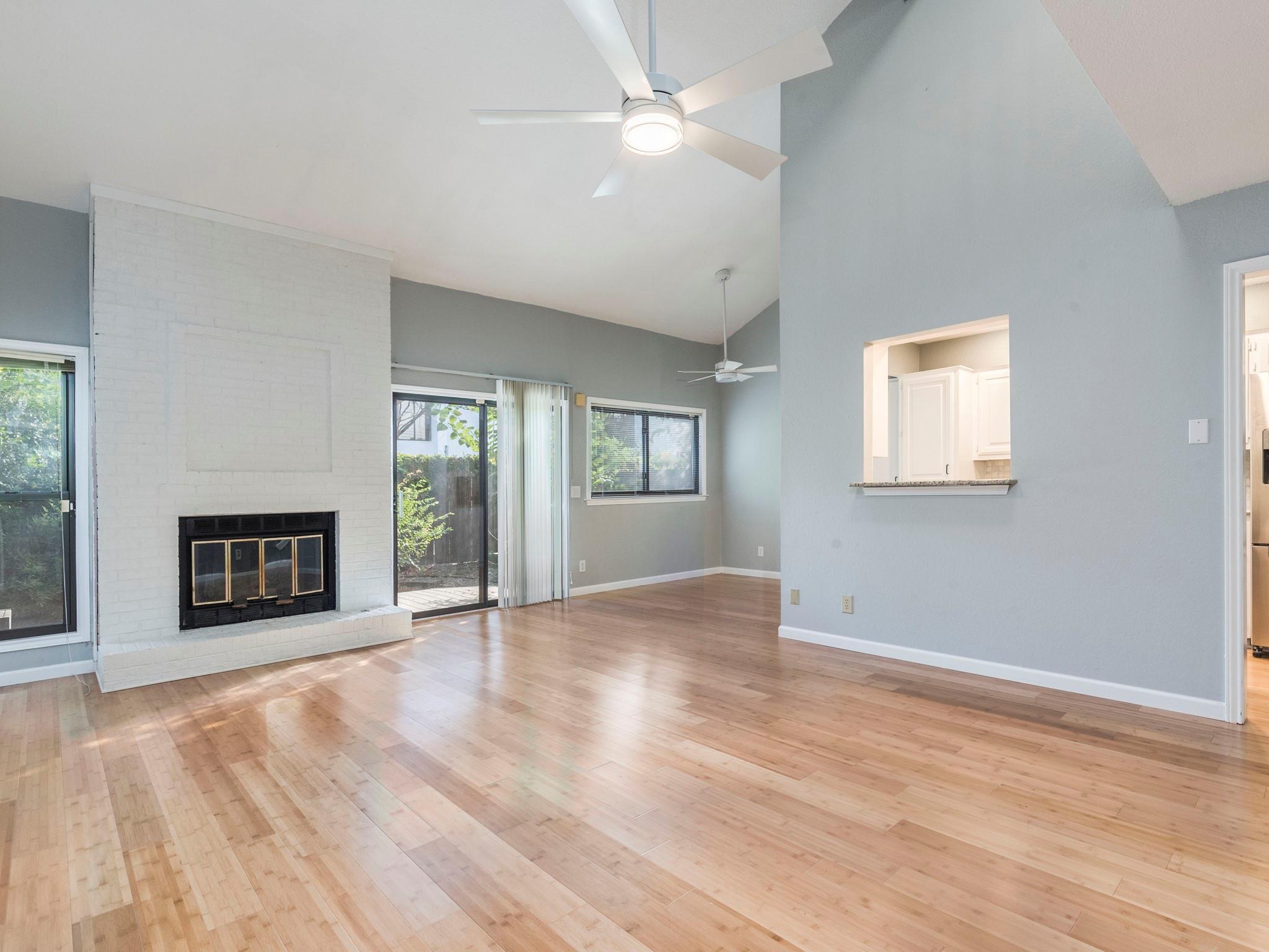 3214 Foster LN