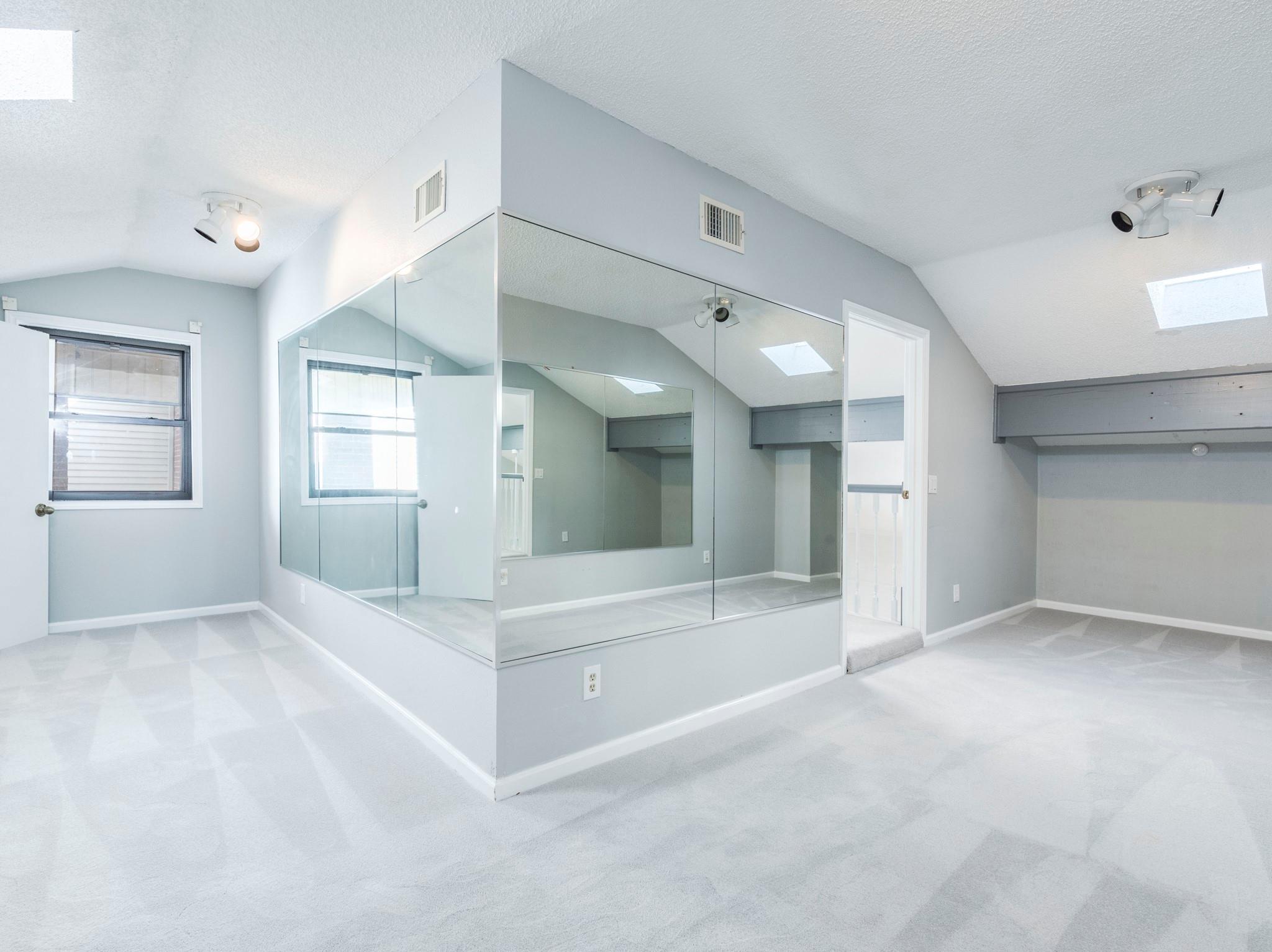 3214 Foster LN