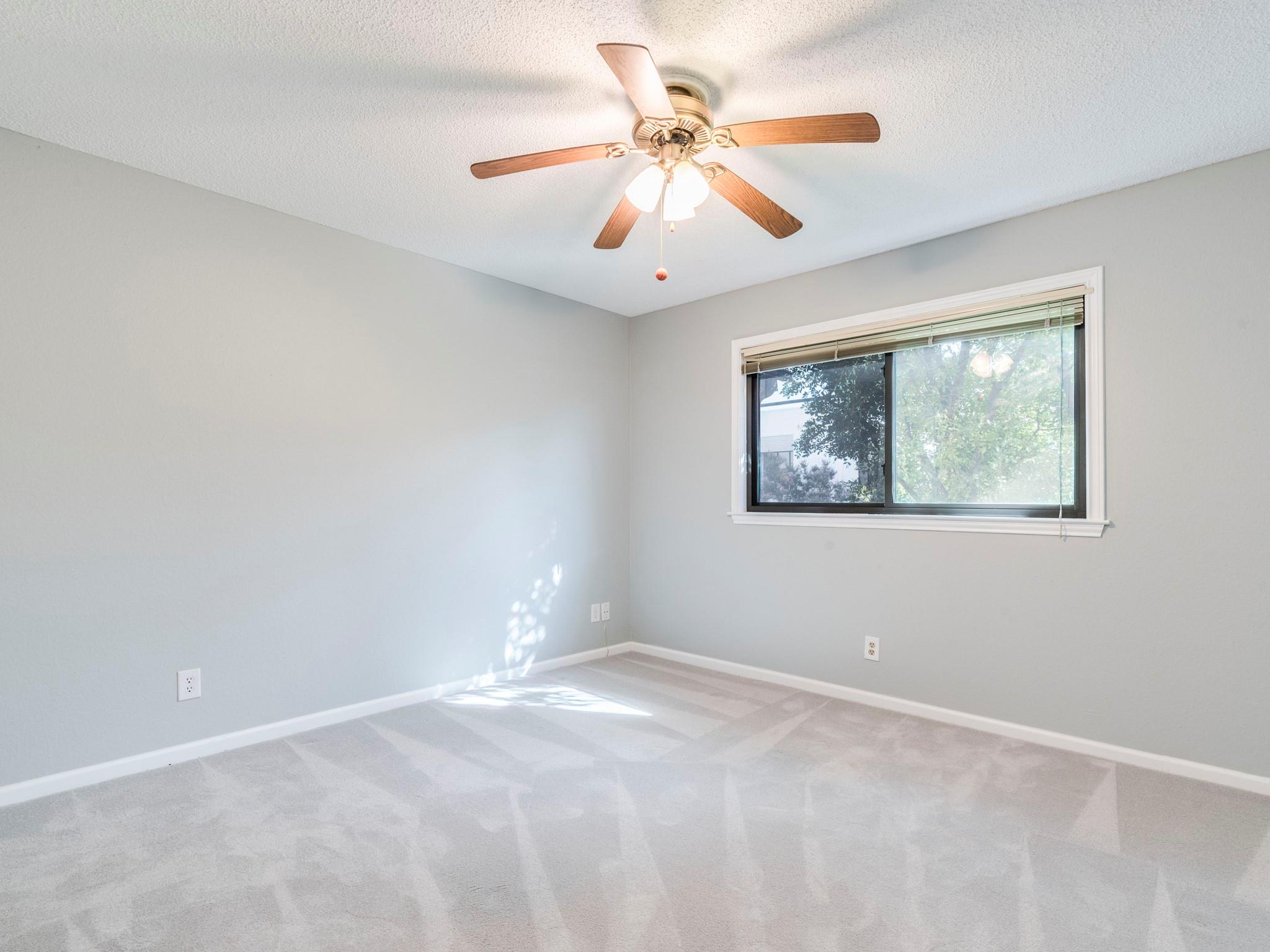 3214 Foster LN