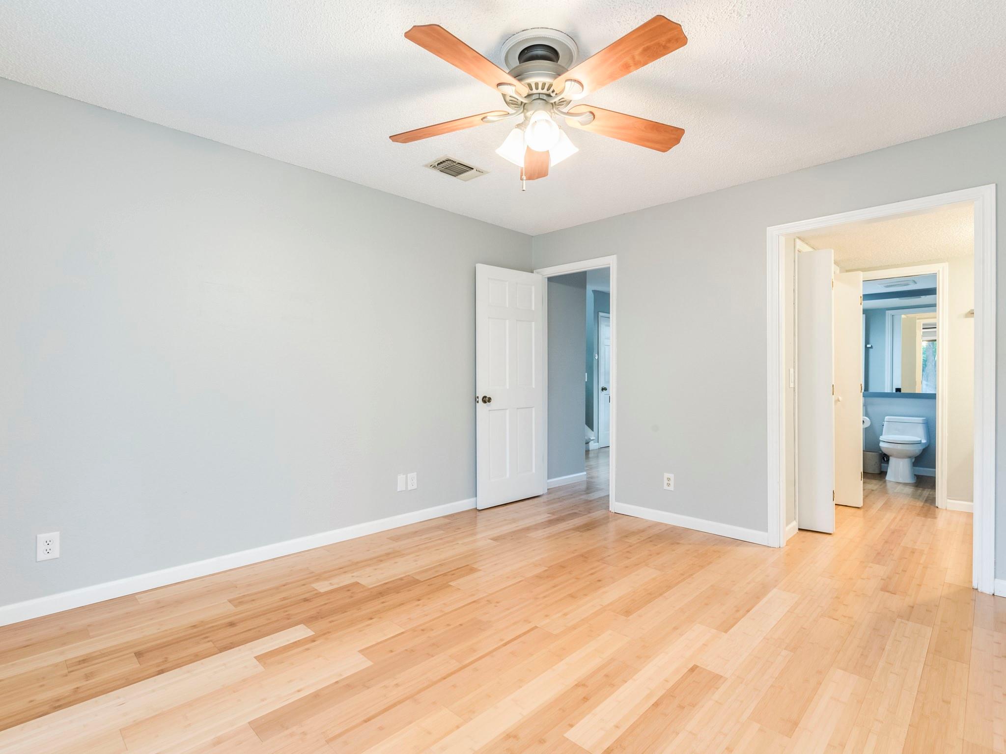 3214 Foster LN