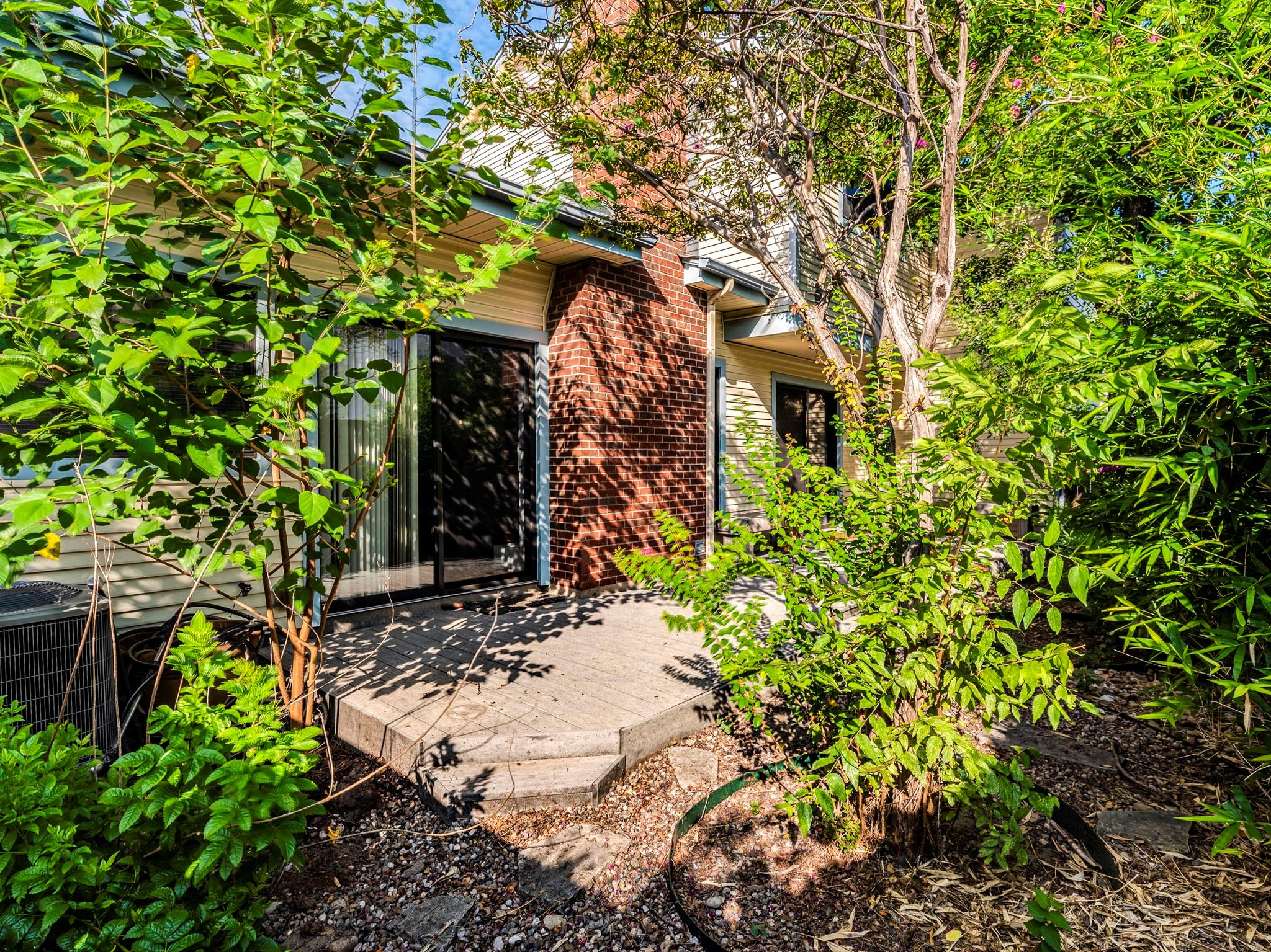 3214 Foster LN