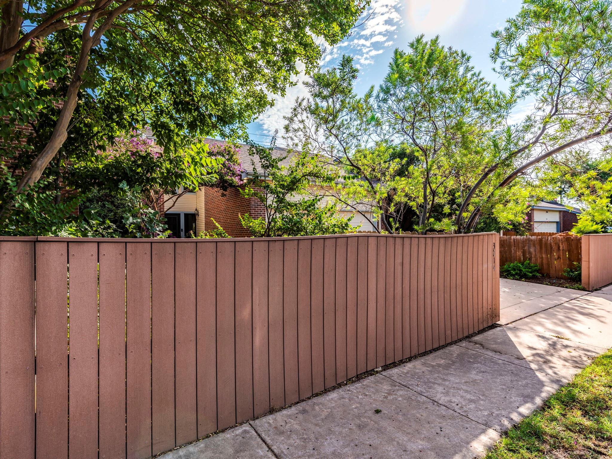 3214 Foster LN