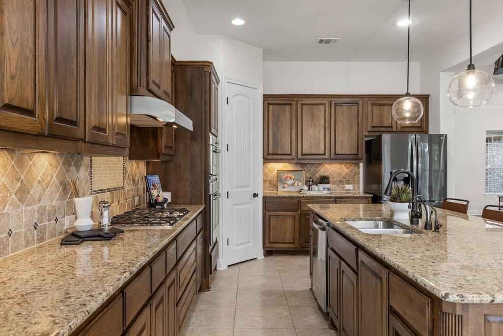 2120 Peoria DR