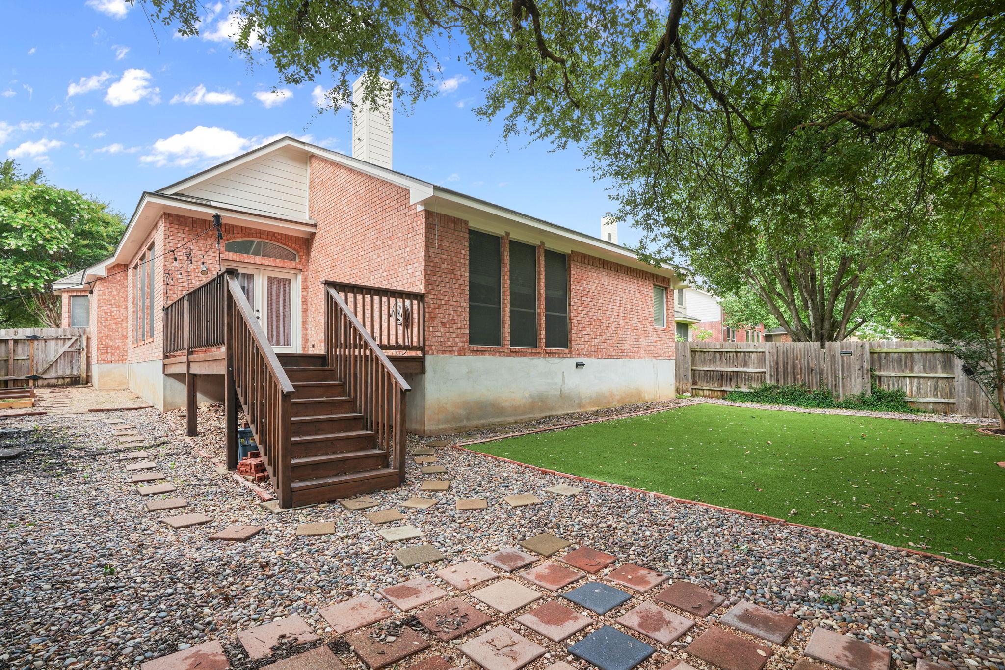 7008 W Magic Mountain LN