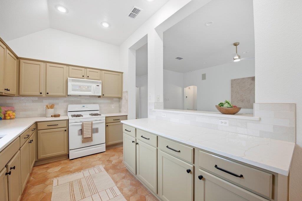 8804 Little Laura DR