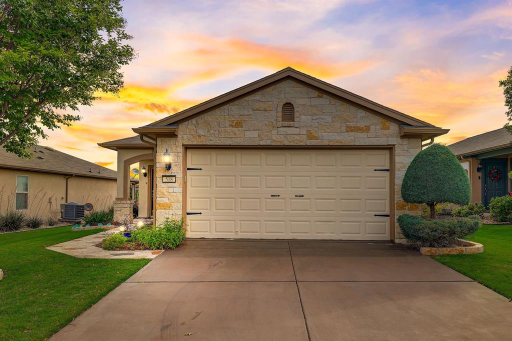 518 Salt Creek LN