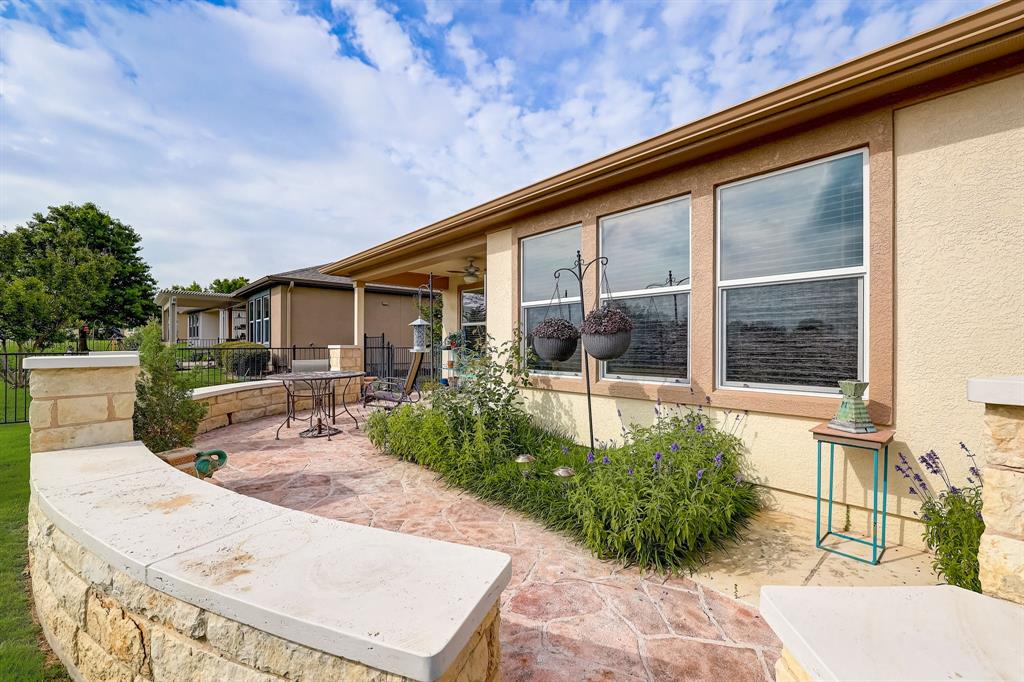 518 Salt Creek LN