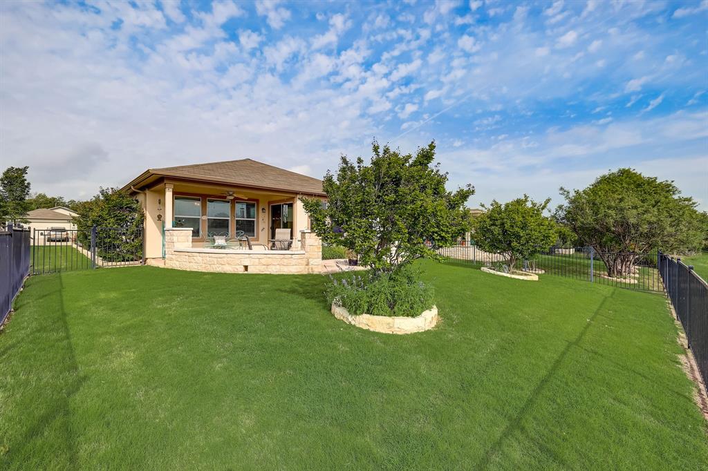 518 Salt Creek LN