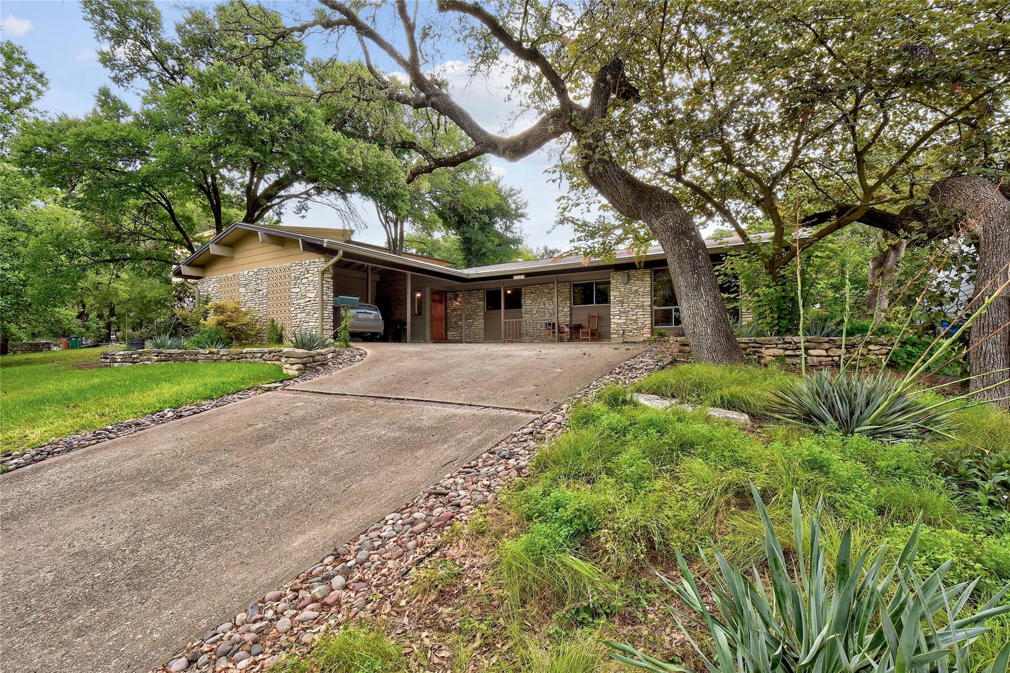 2117 A Rabb RD