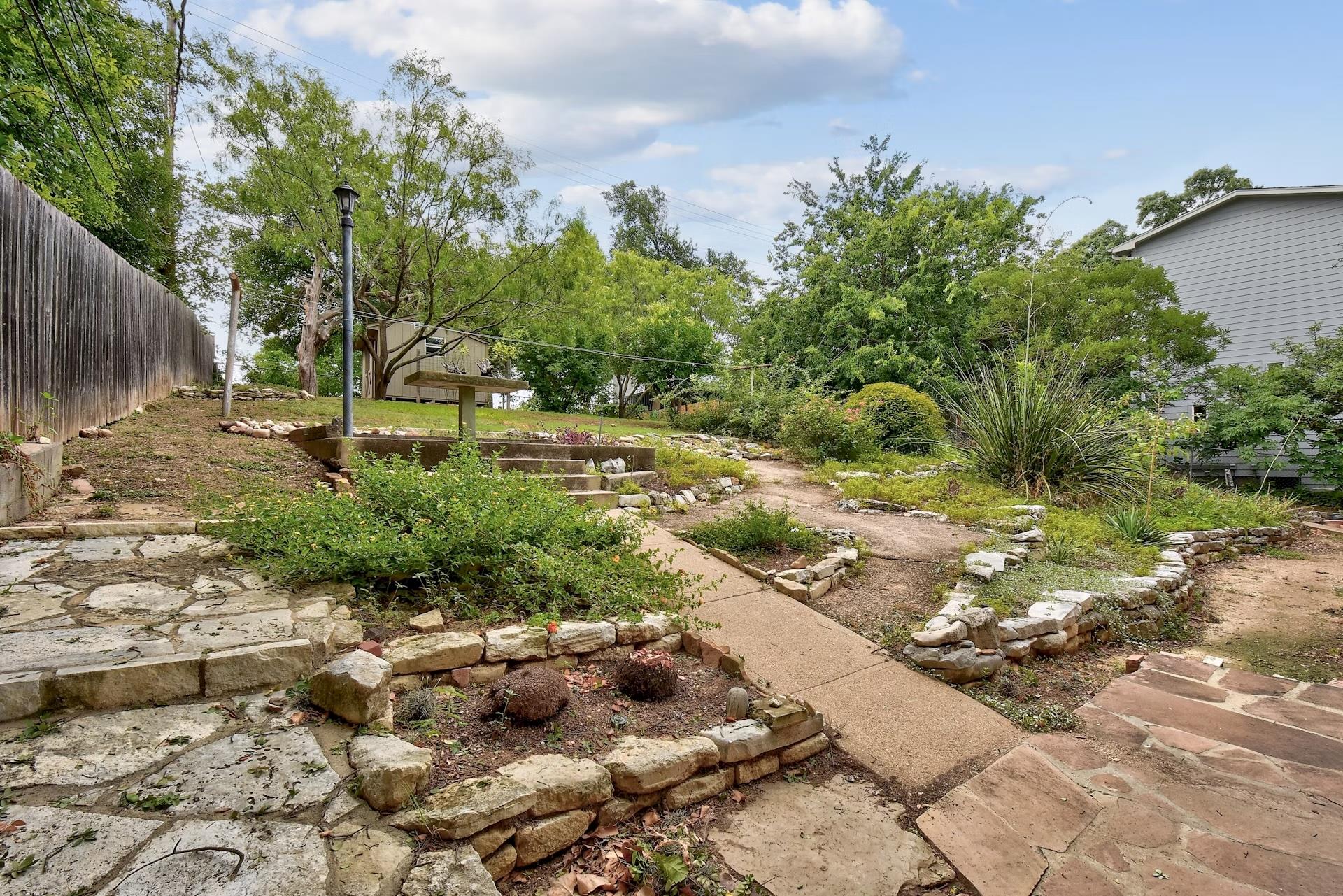 2117 A Rabb RD