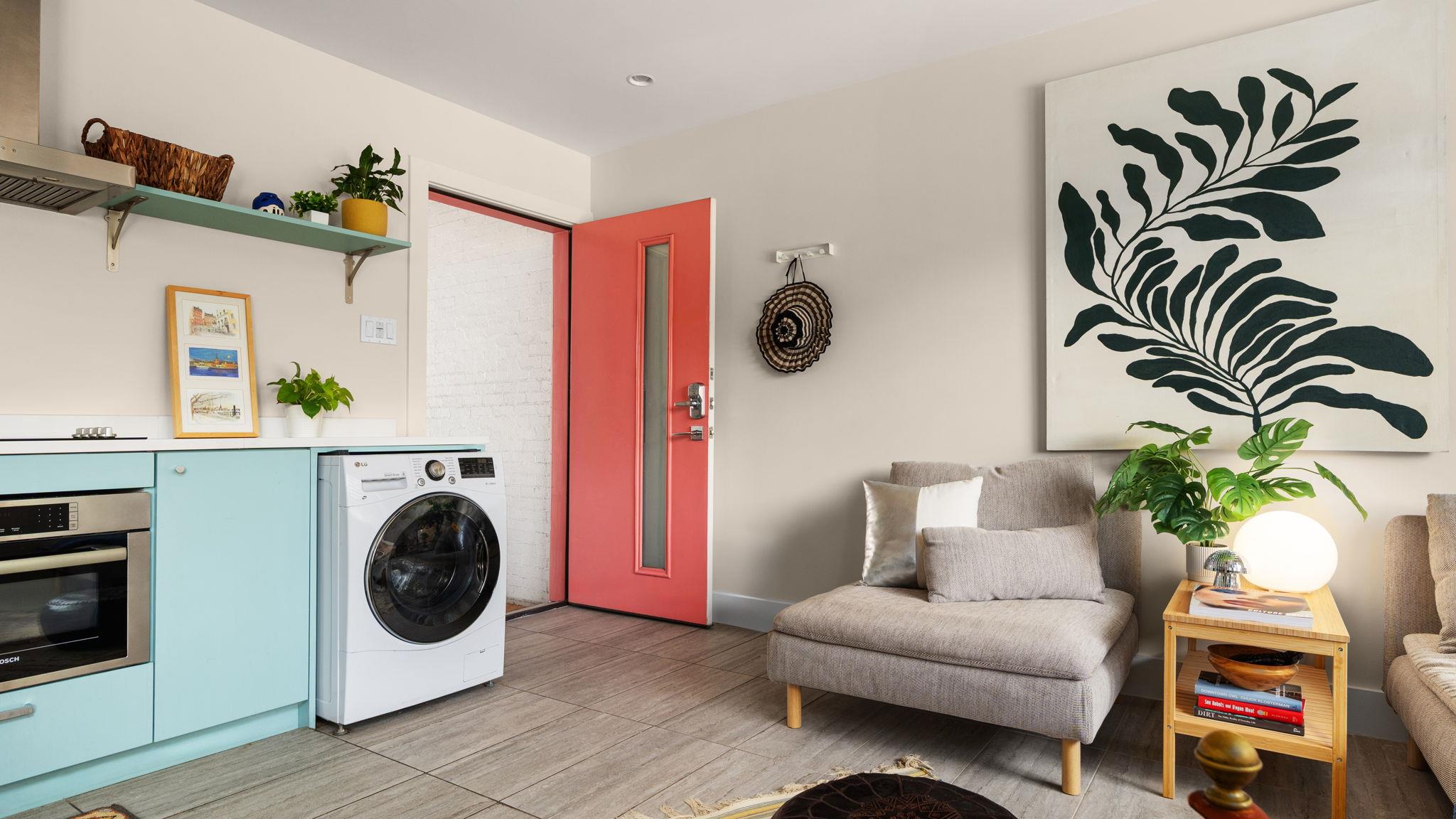 1208 Enfield RD # 204