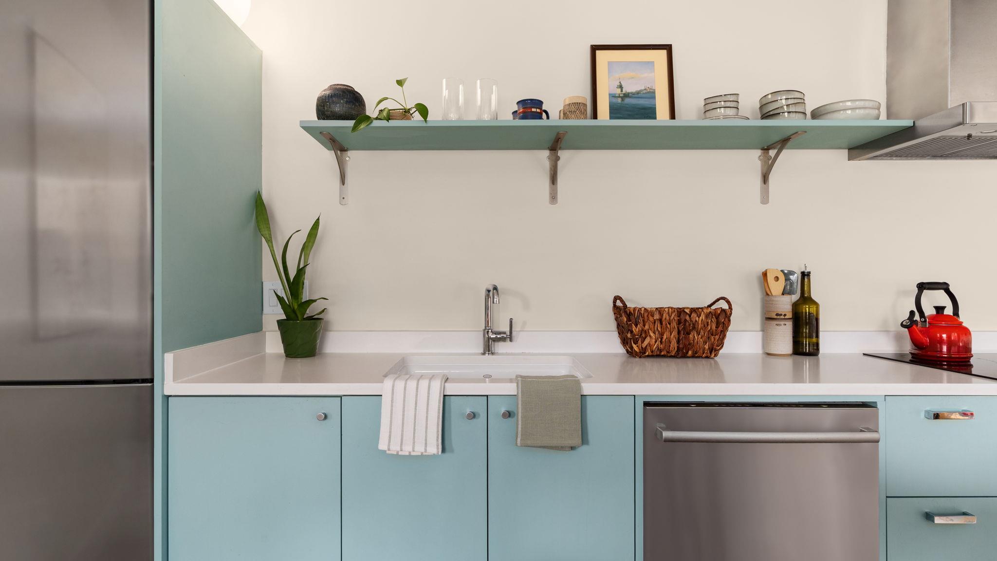 1208 Enfield RD # 204