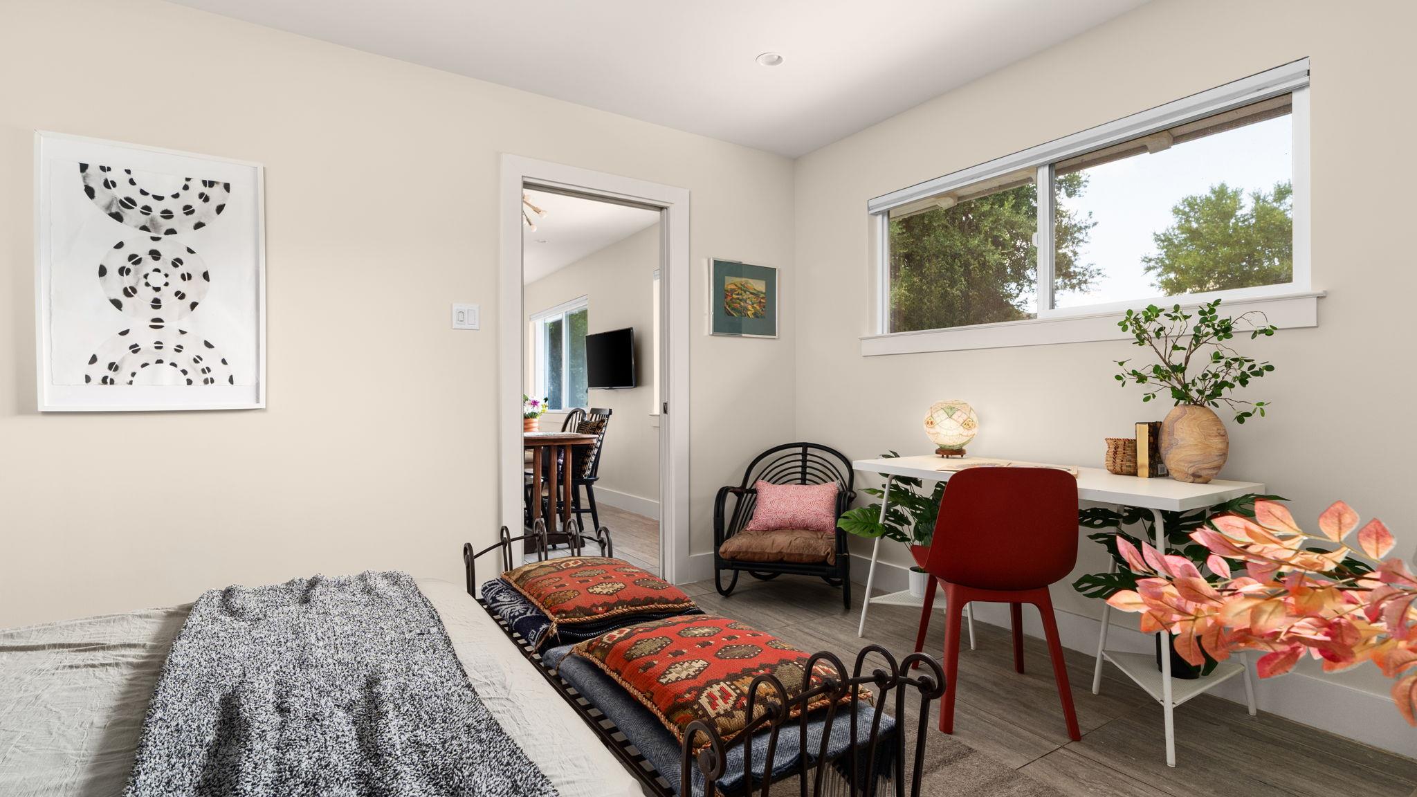 1208 Enfield RD # 204