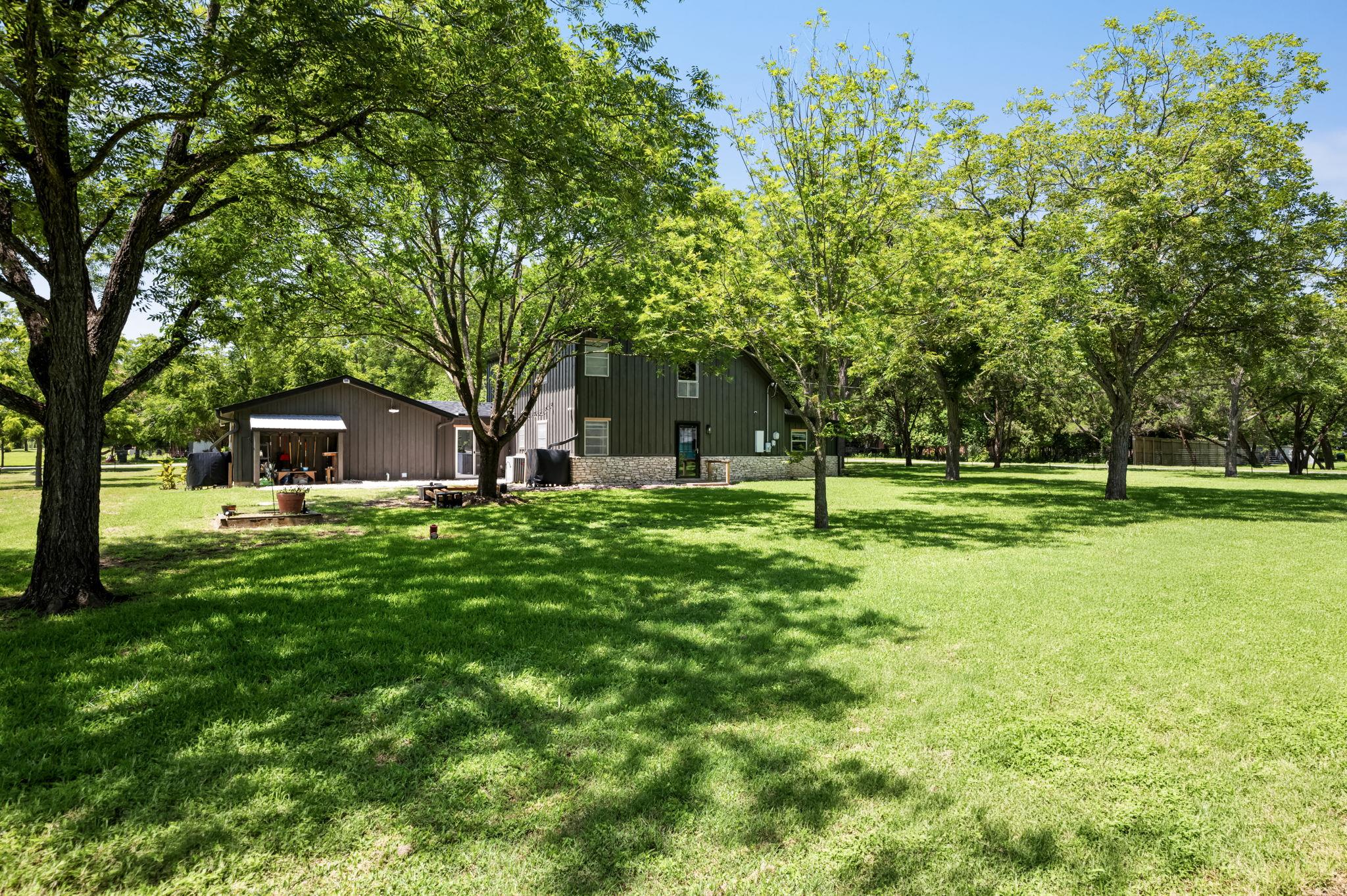 610 Redbud TRL