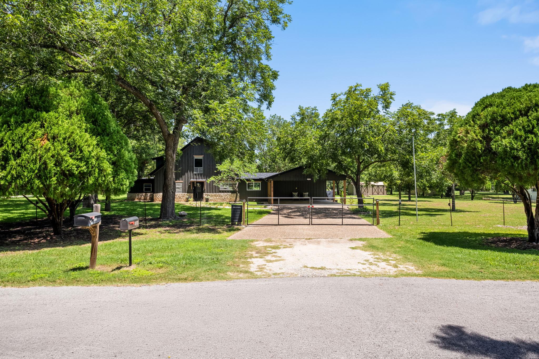 610 Redbud TRL