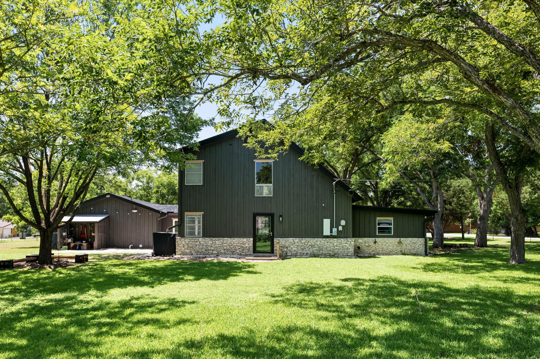 610 Redbud TRL