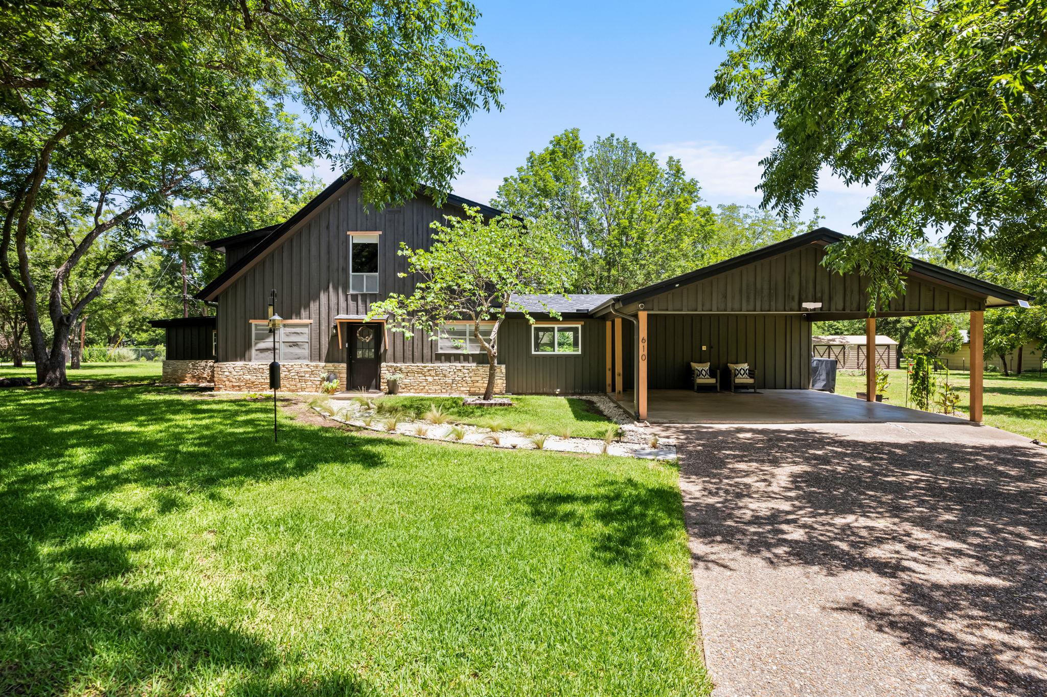 610 Redbud TRL