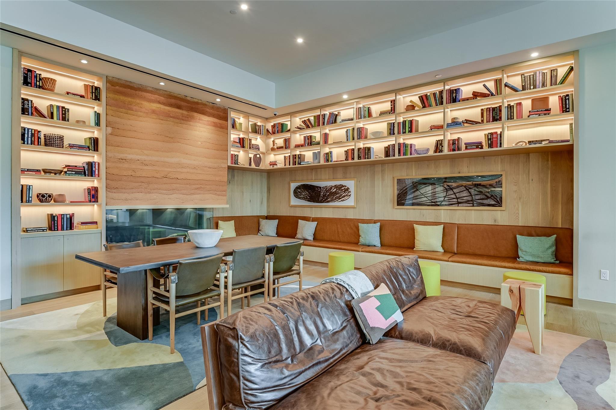 48 East Ave # 3209