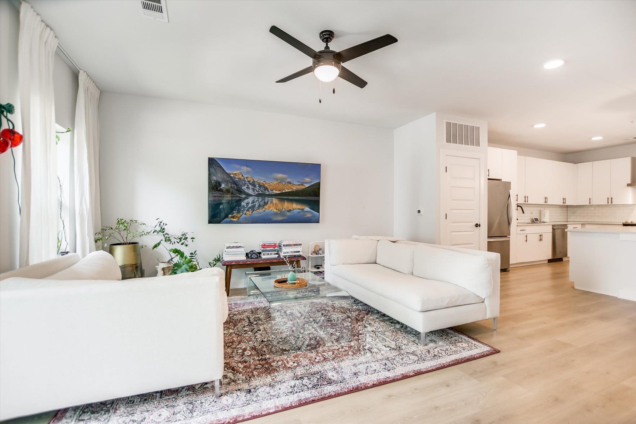 3101 Govalle Ave # 209