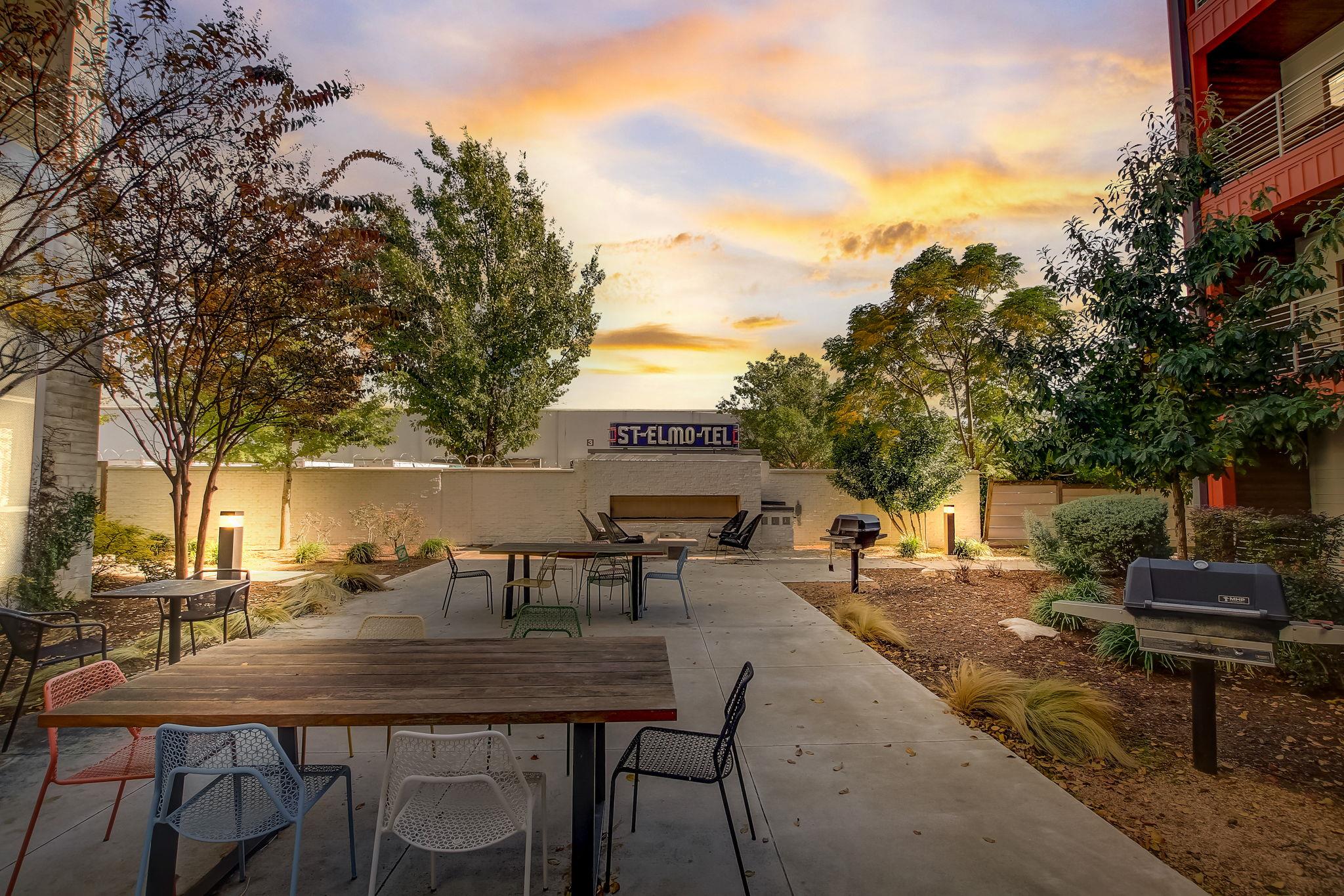 4361 S Congress Ave # 529