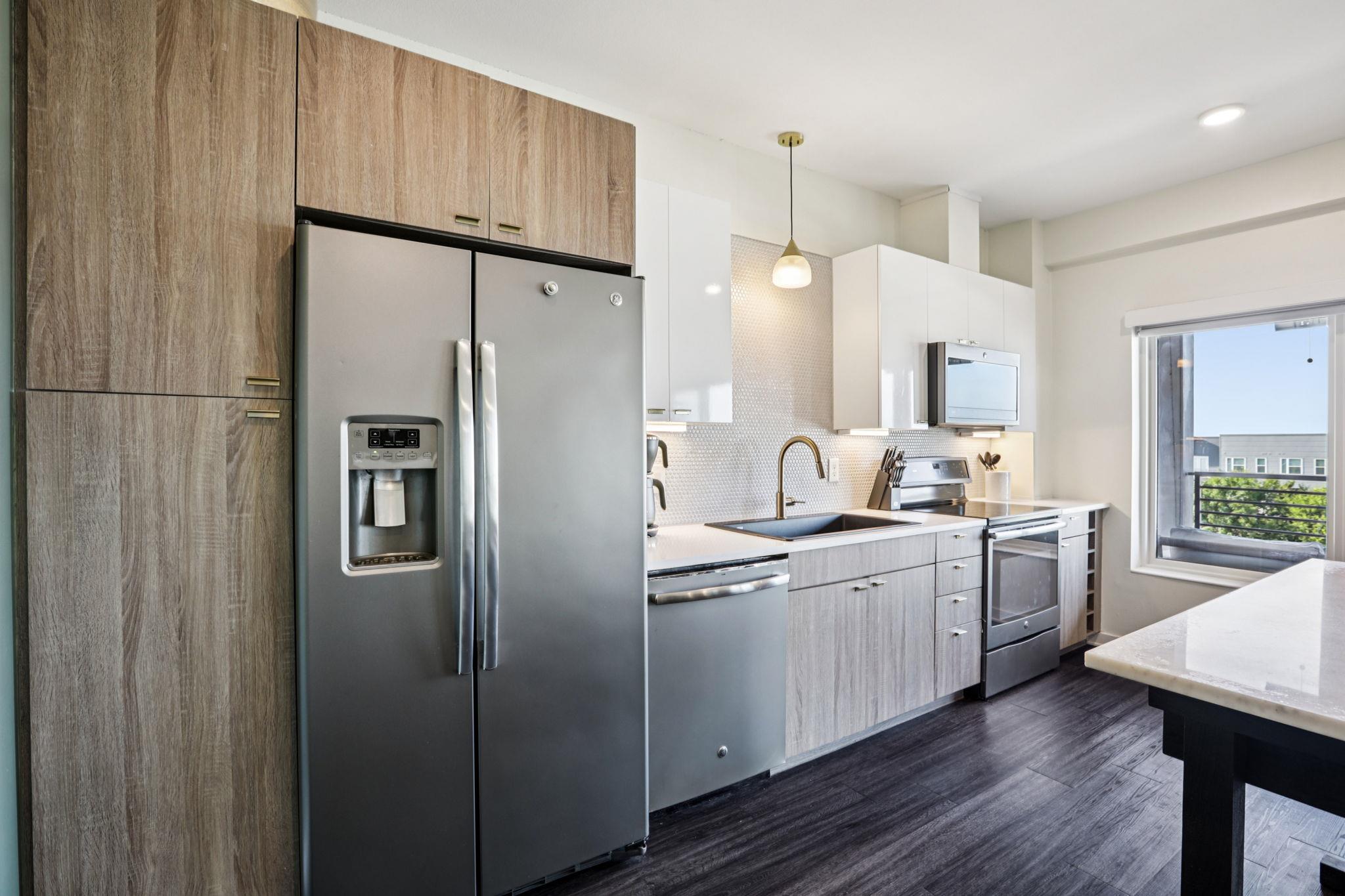 4361 S Congress Ave # 529