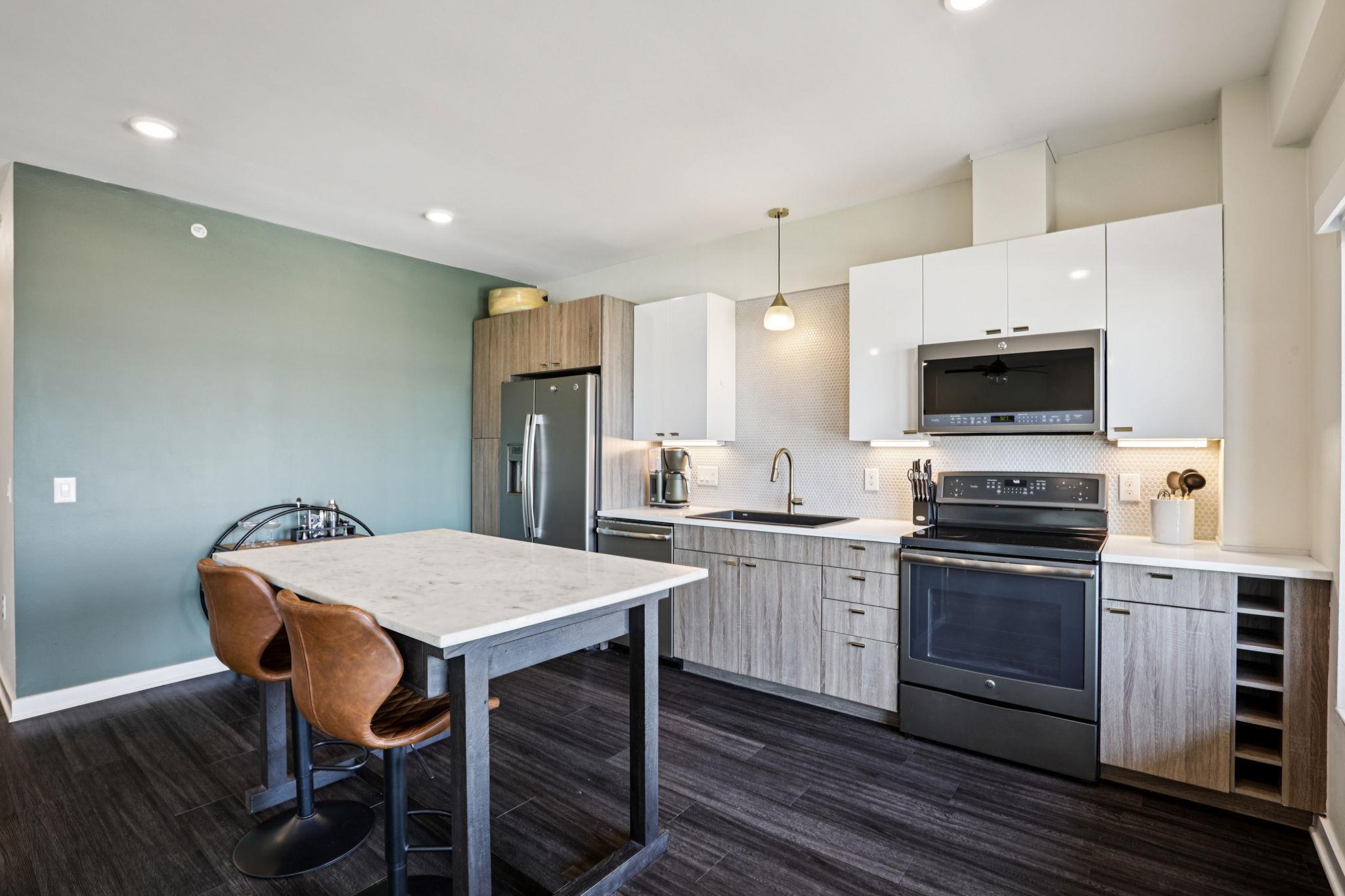 4361 S Congress Ave # 529