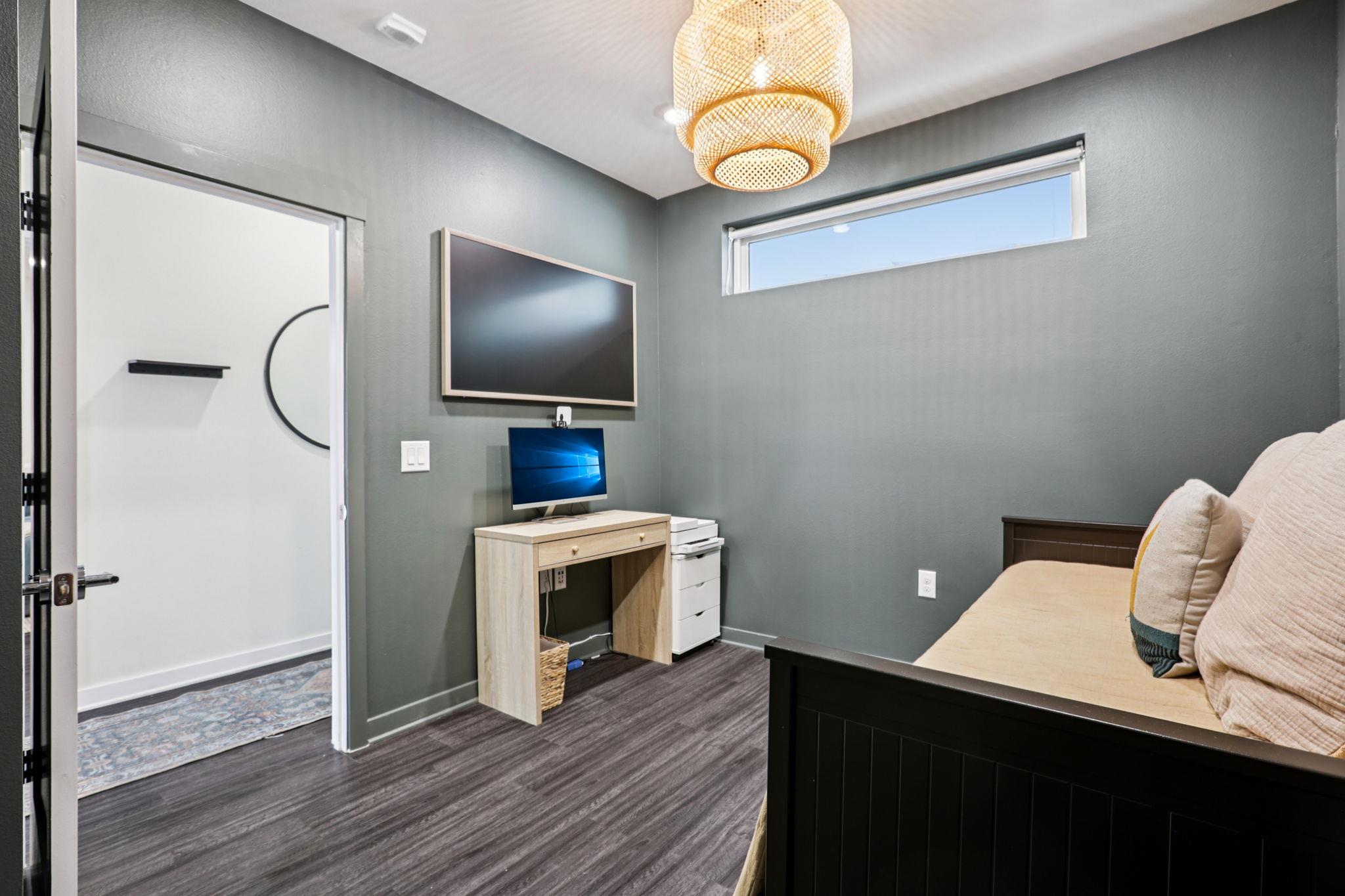 4361 S Congress Ave # 529