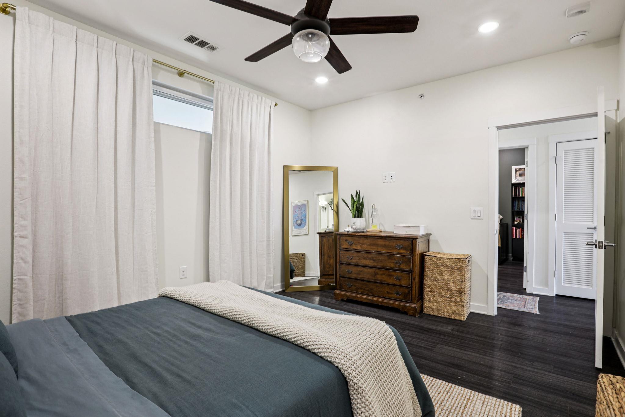 4361 S Congress Ave # 529