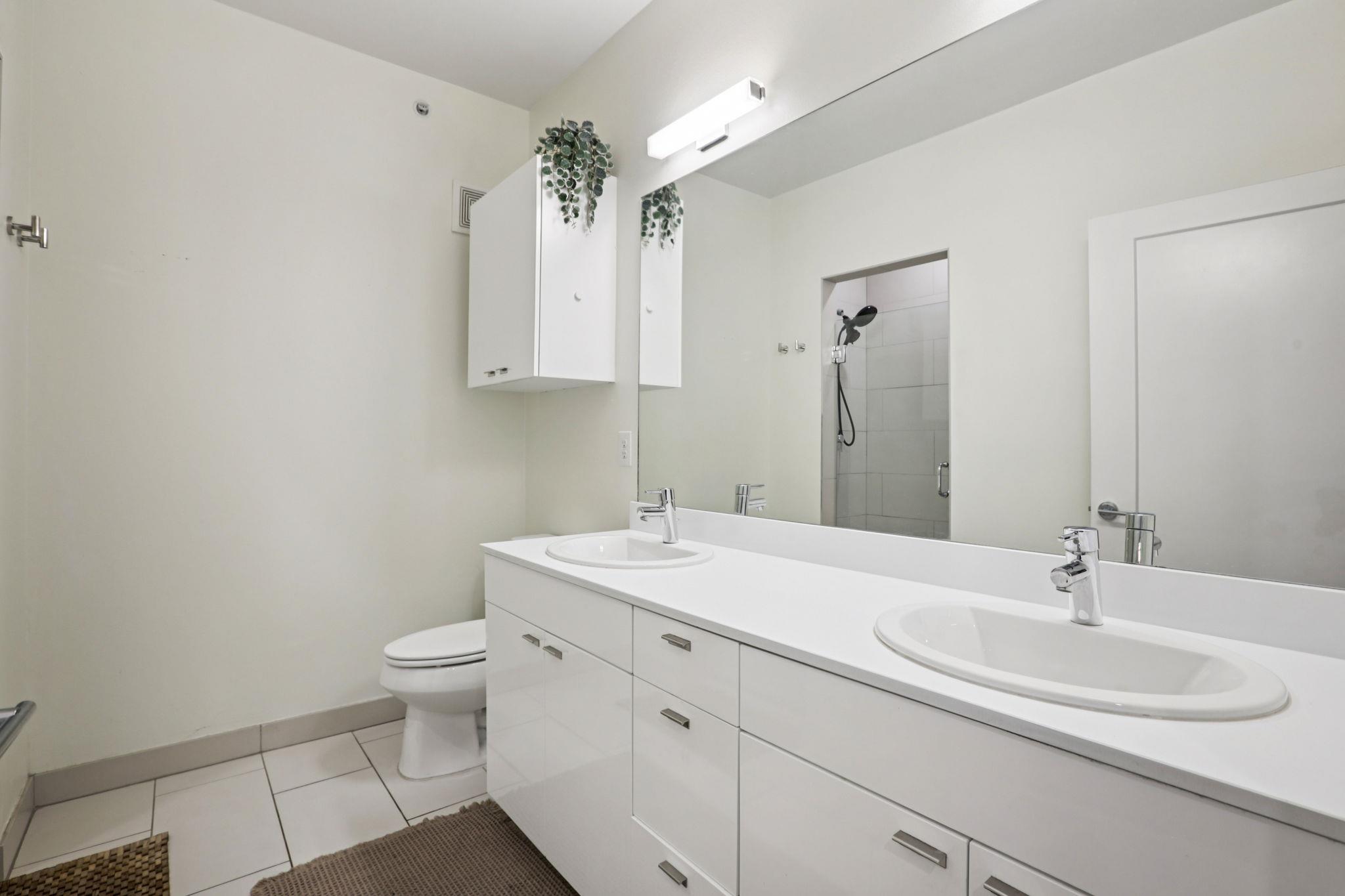 4361 S Congress Ave # 529