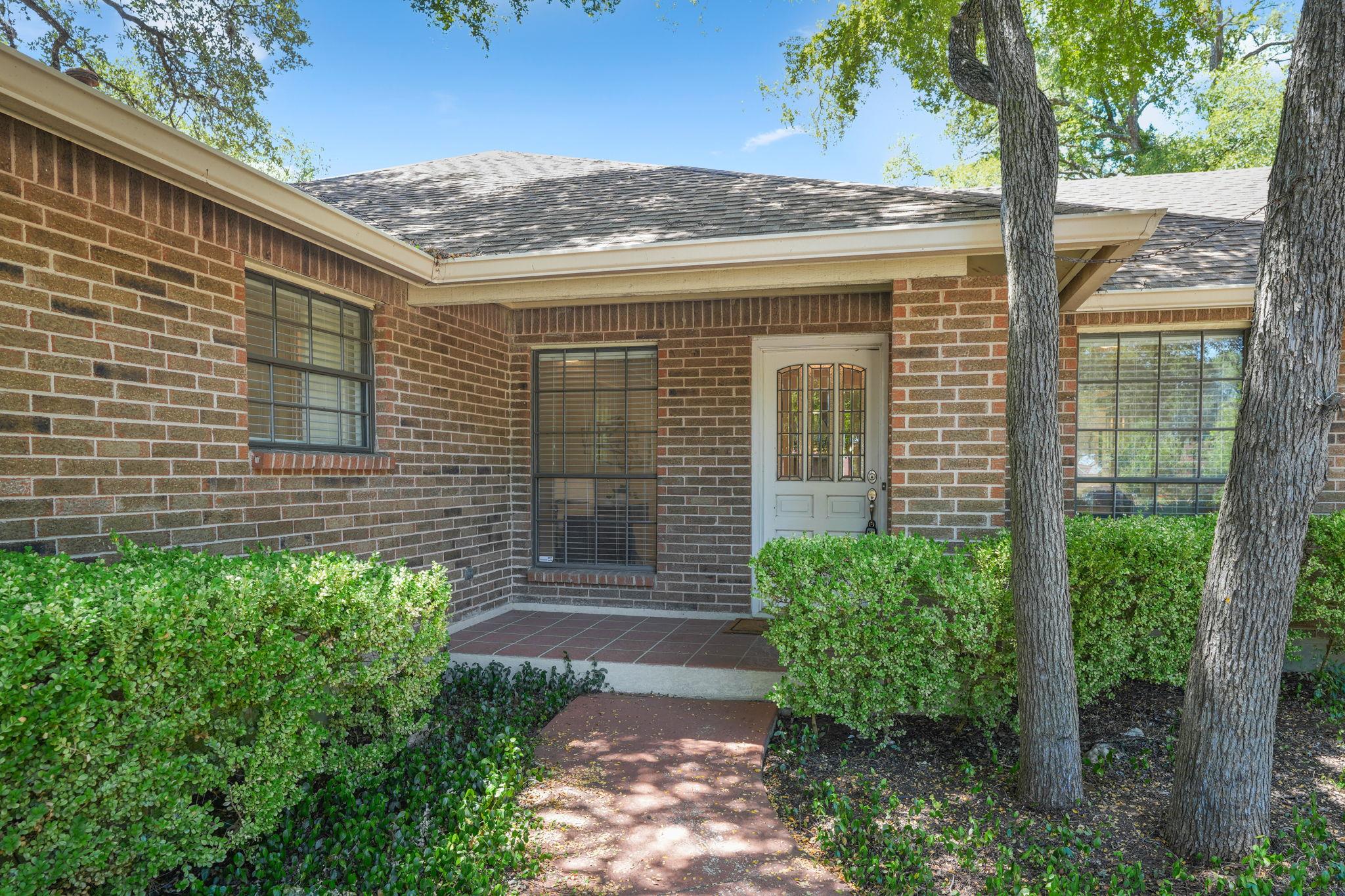2116 Wychwood DR