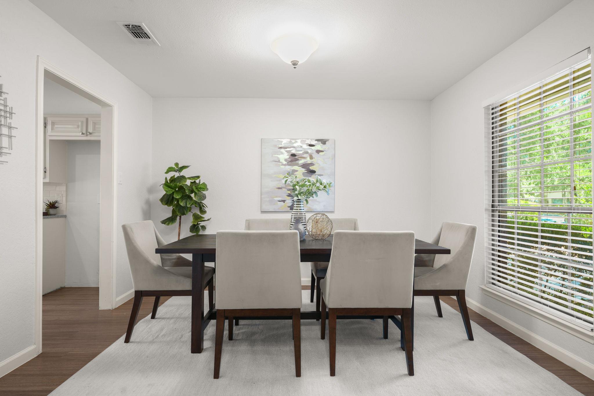 2116 Wychwood DR
