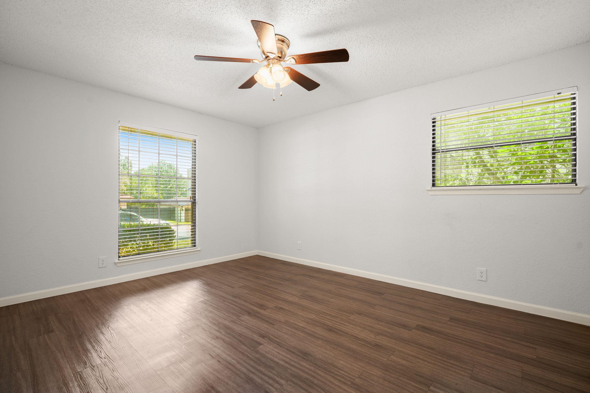 2116 Wychwood DR
