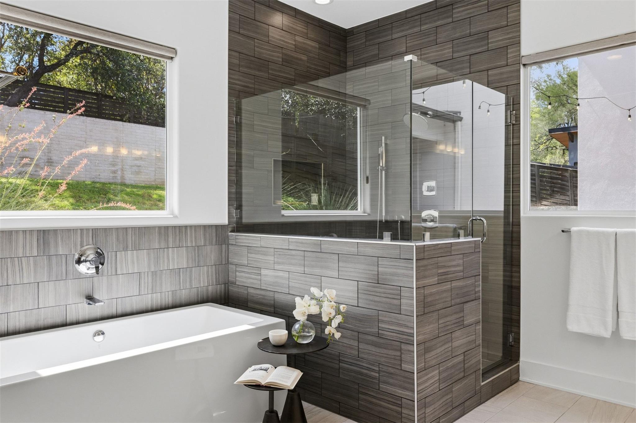 2704 Oak Park DR