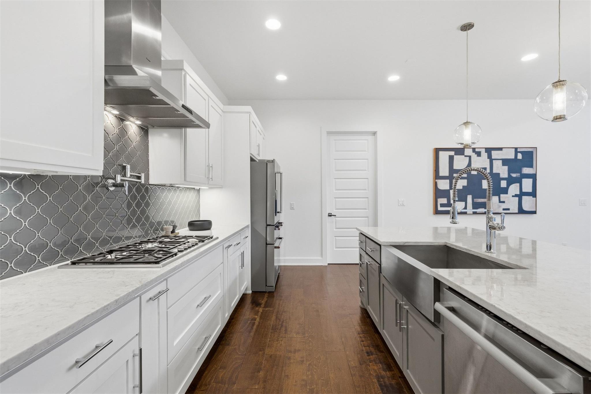 2704 Oak Park DR