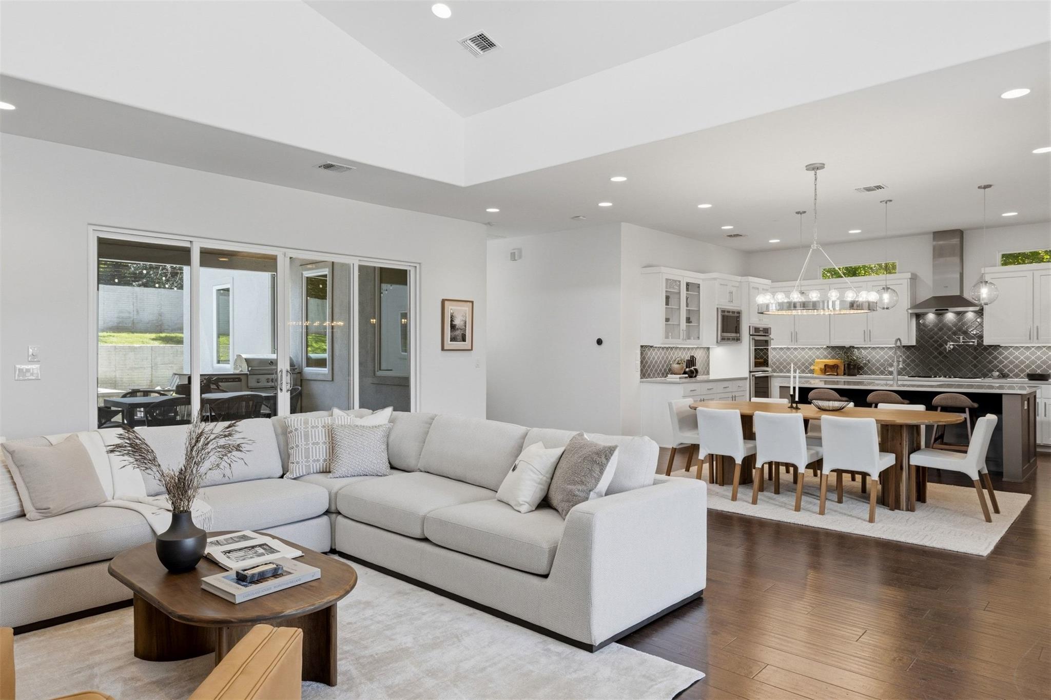 2704 Oak Park DR