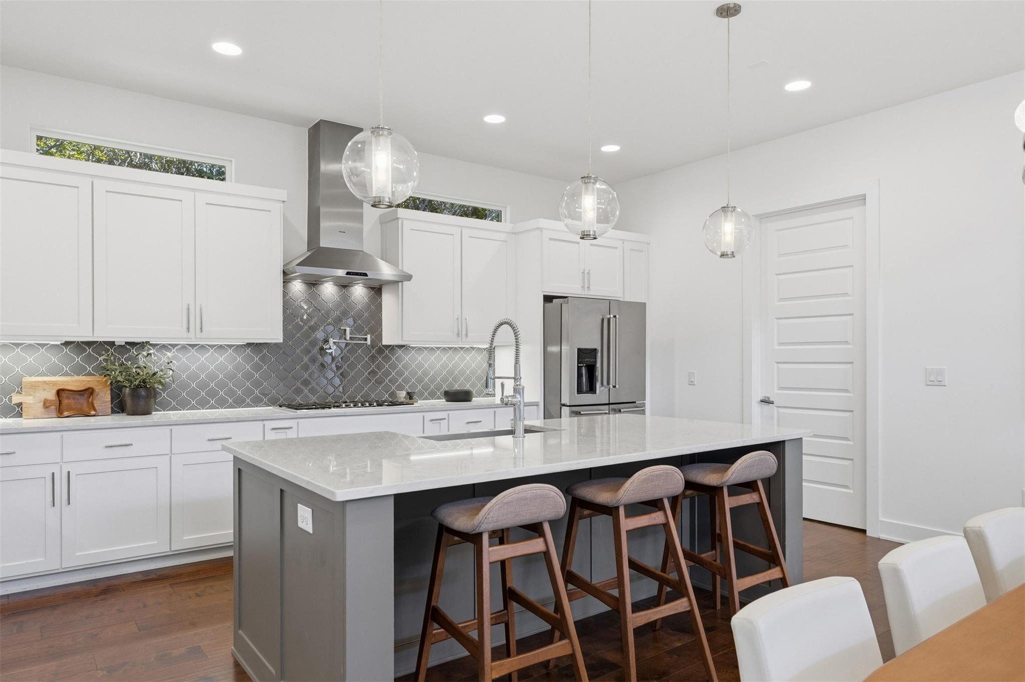 2704 Oak Park DR
