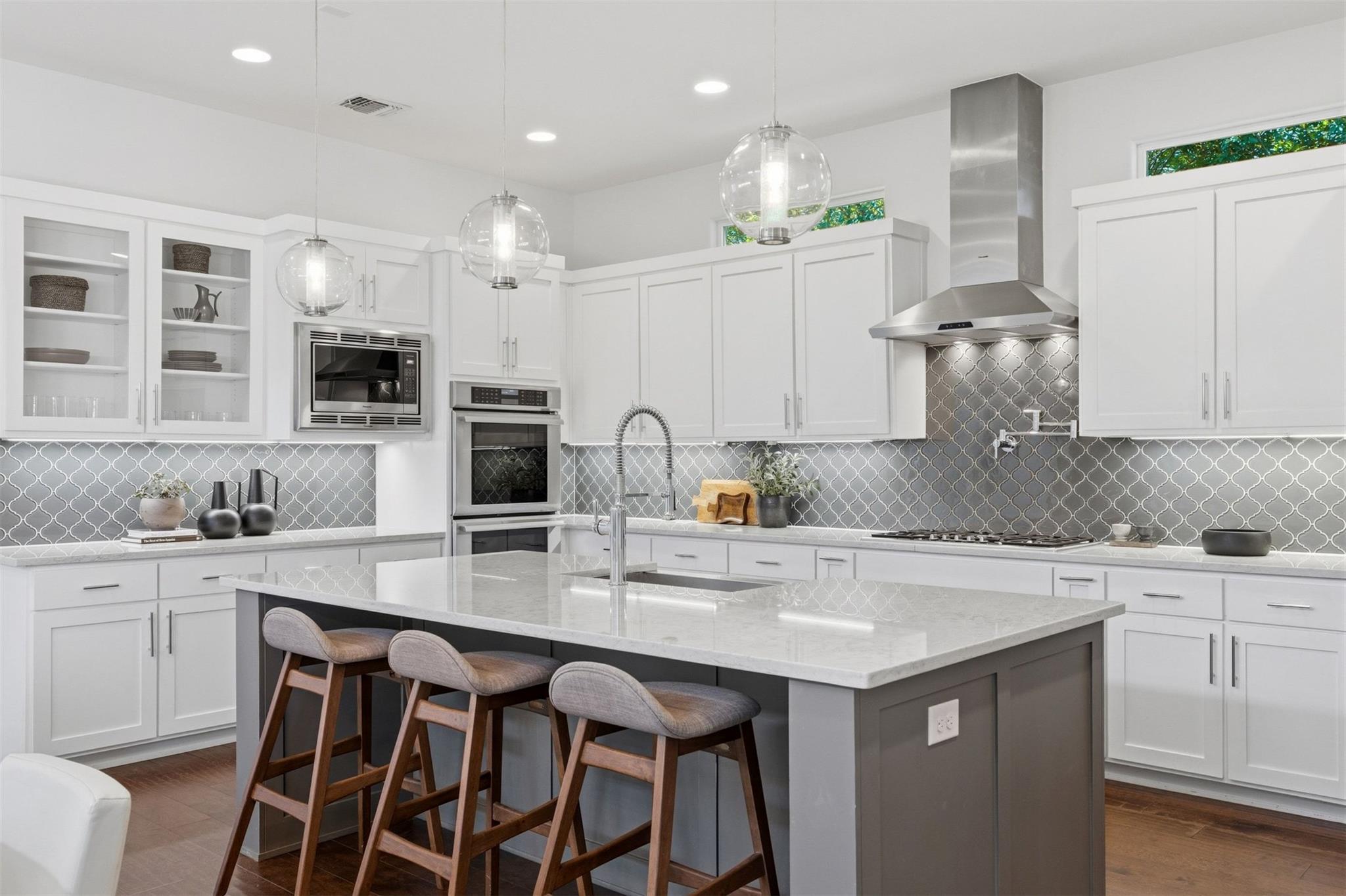 2704 Oak Park DR
