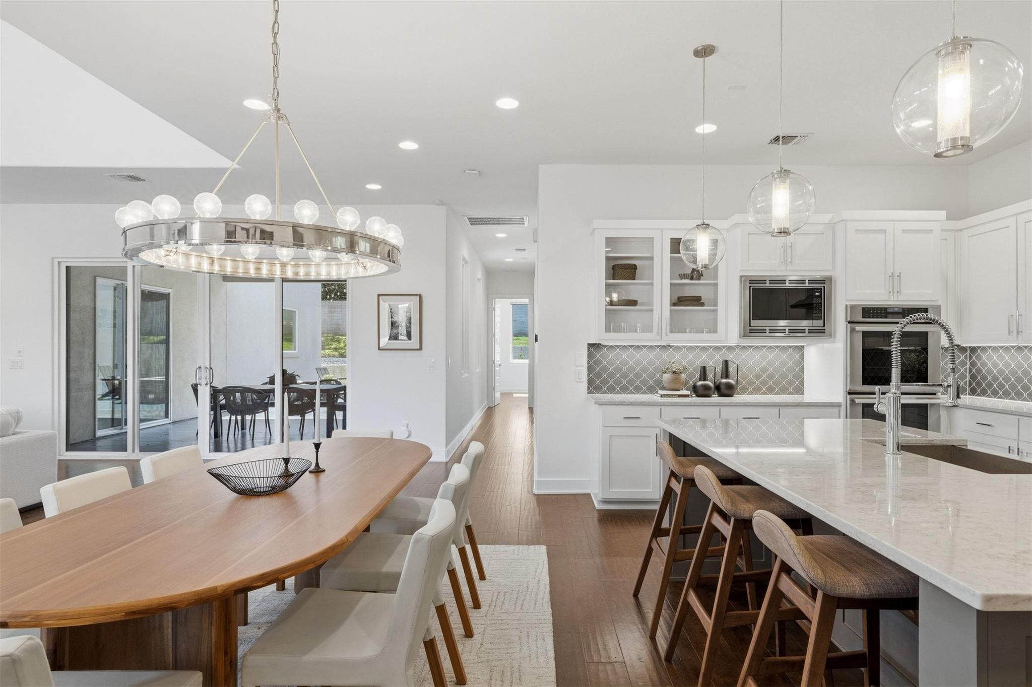 2704 Oak Park DR