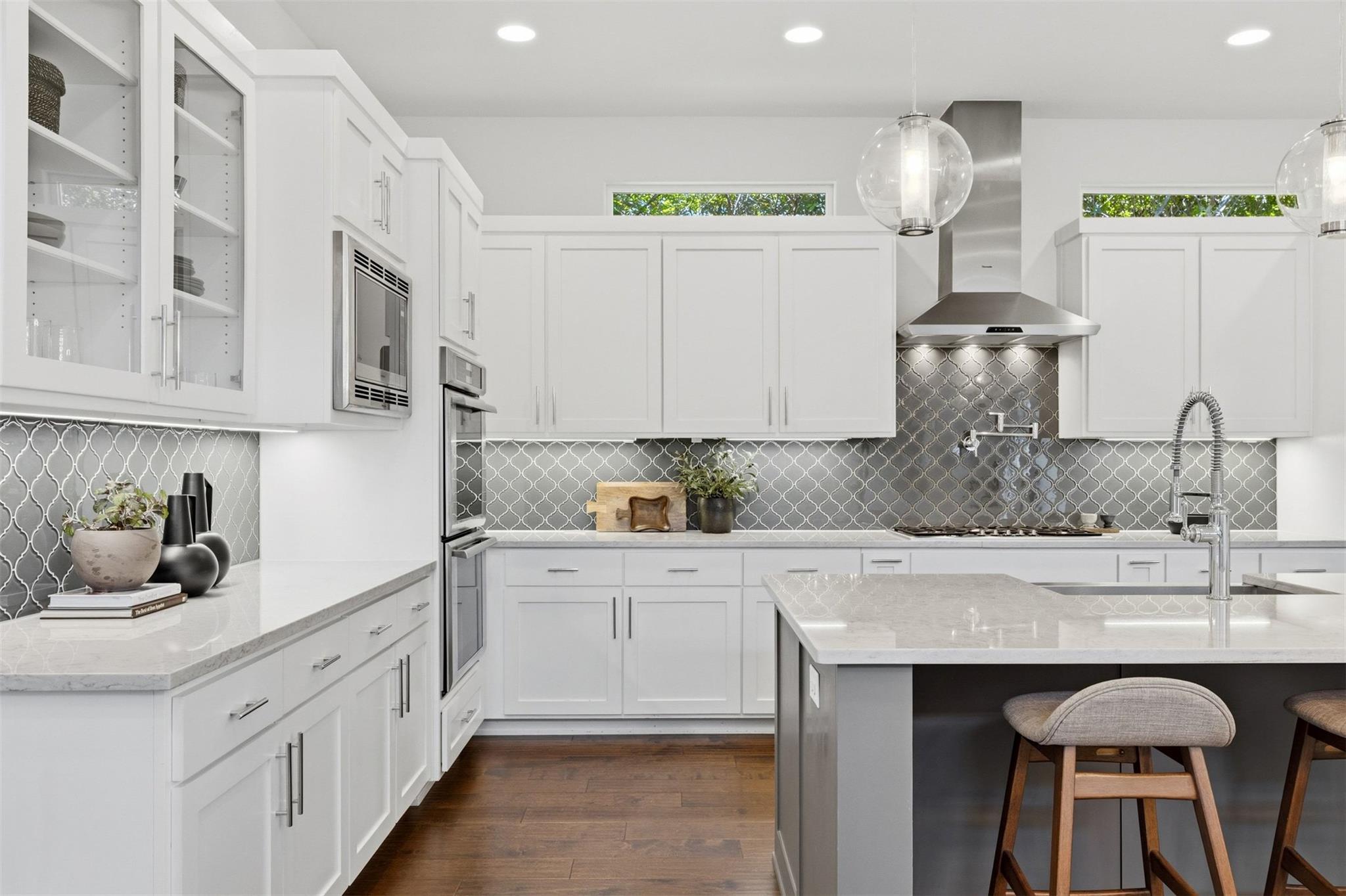 2704 Oak Park DR