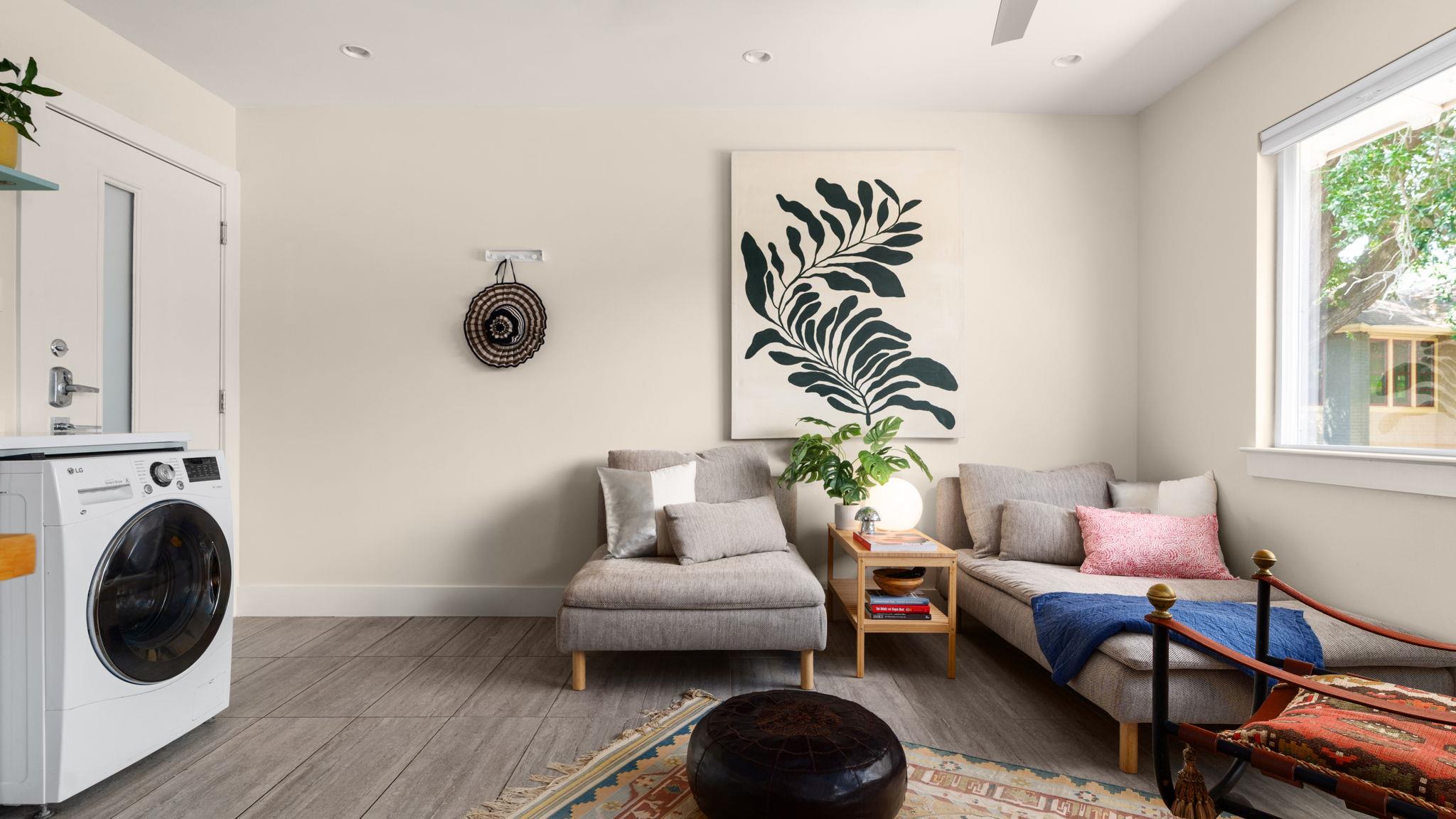 1208 Enfield RD # 204