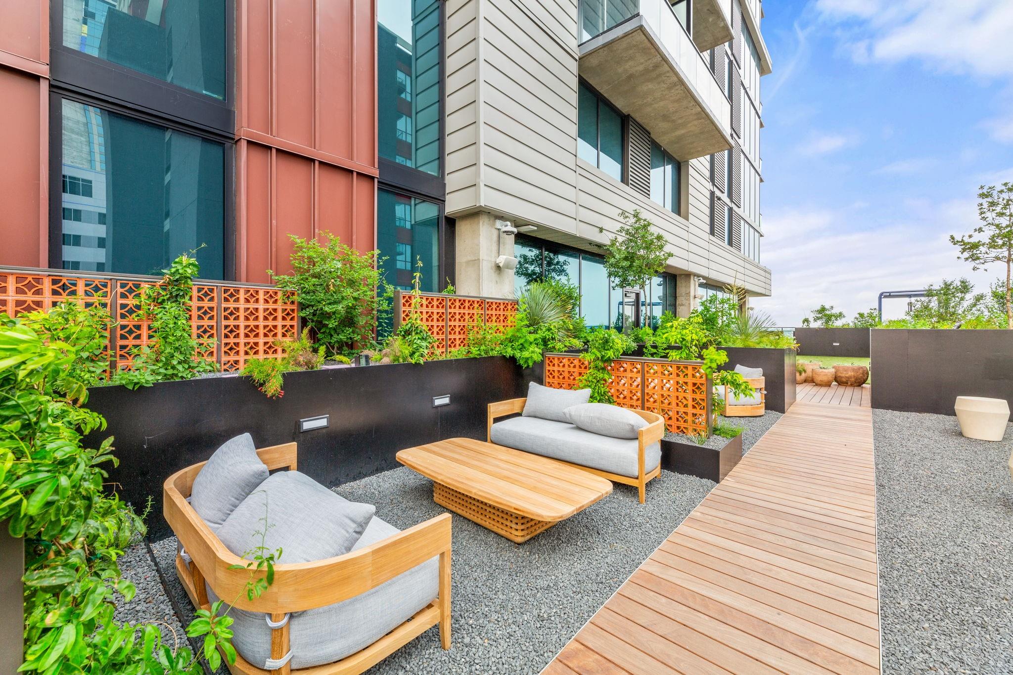 84 East Ave # 1503