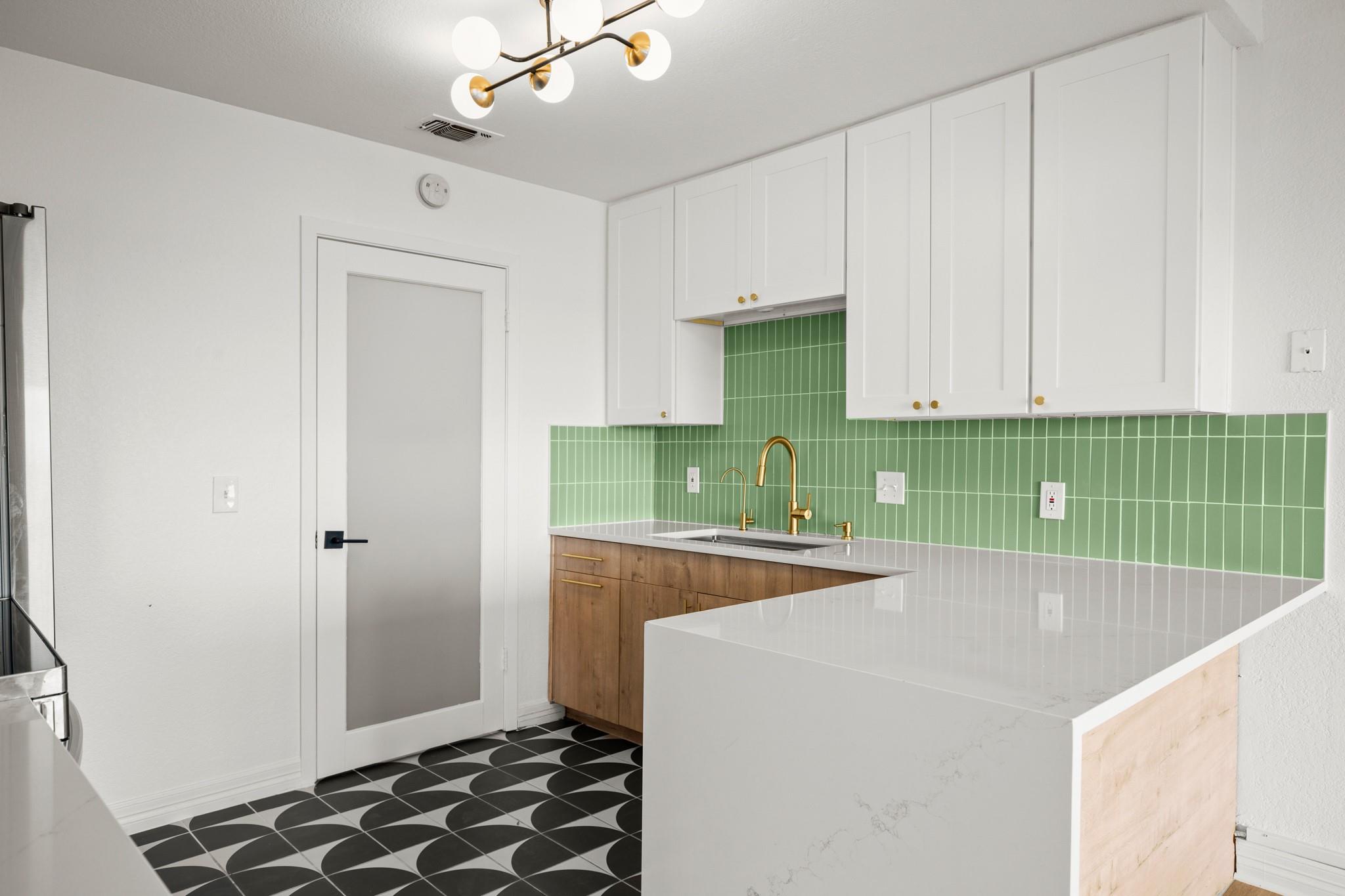 3306 Hyclimb CIR # B, Austin Unit: B