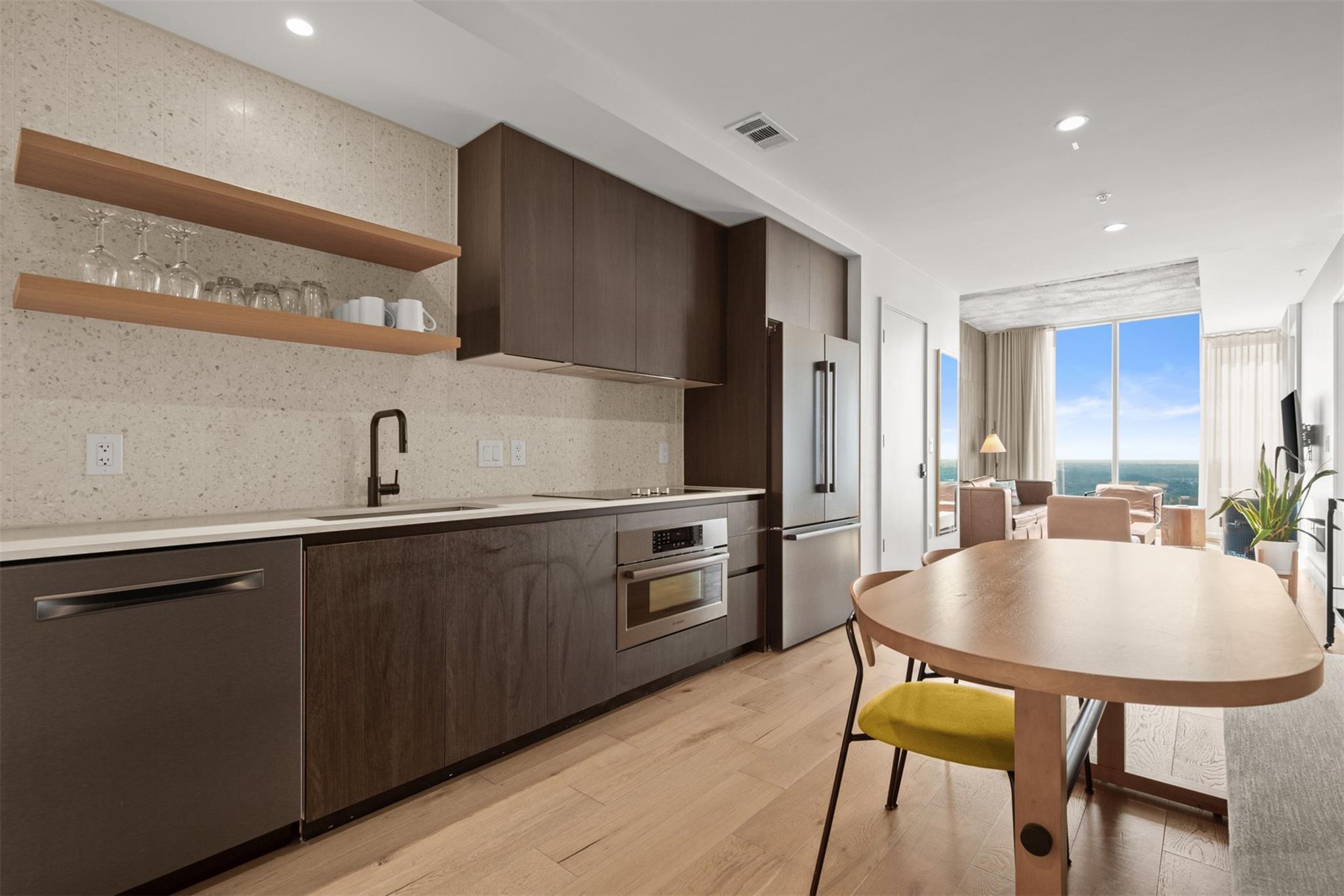 48 East Ave # 2807