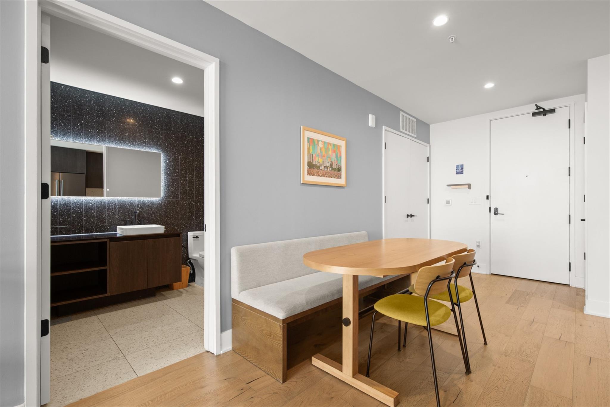 48 East Ave # 2807
