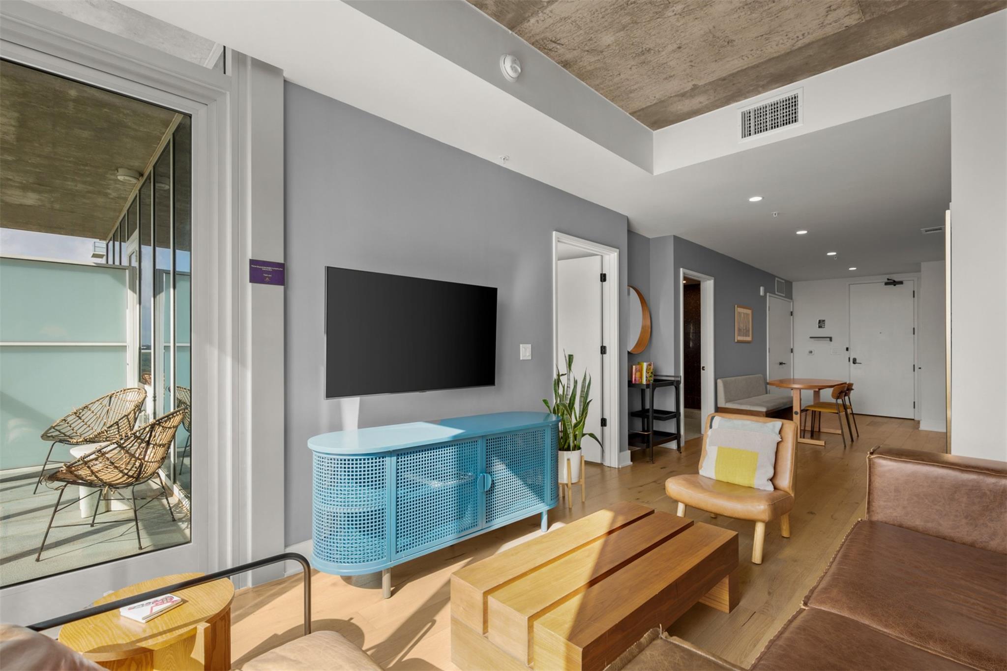 48 East Ave # 2807