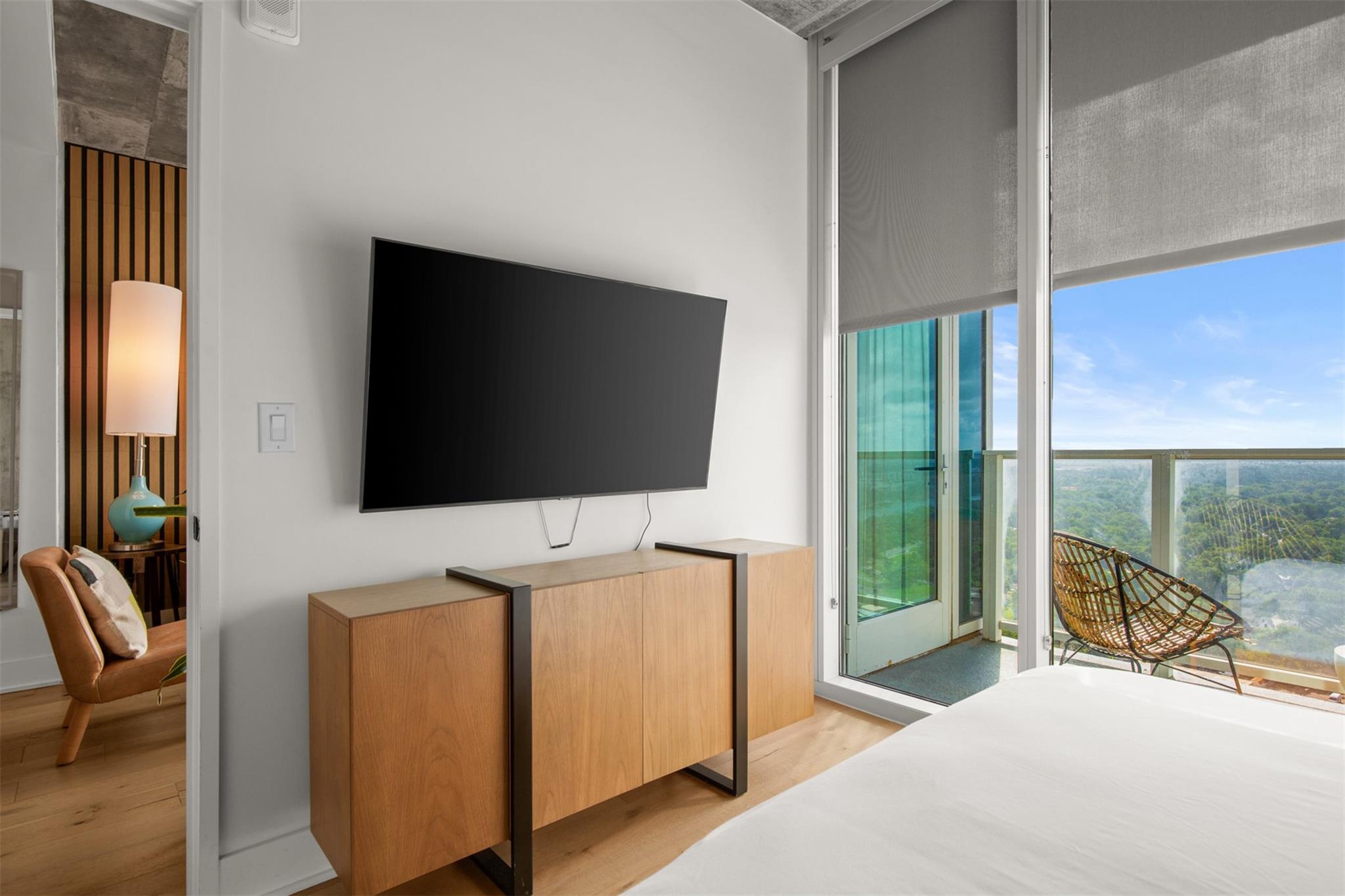 48 East Ave # 2807