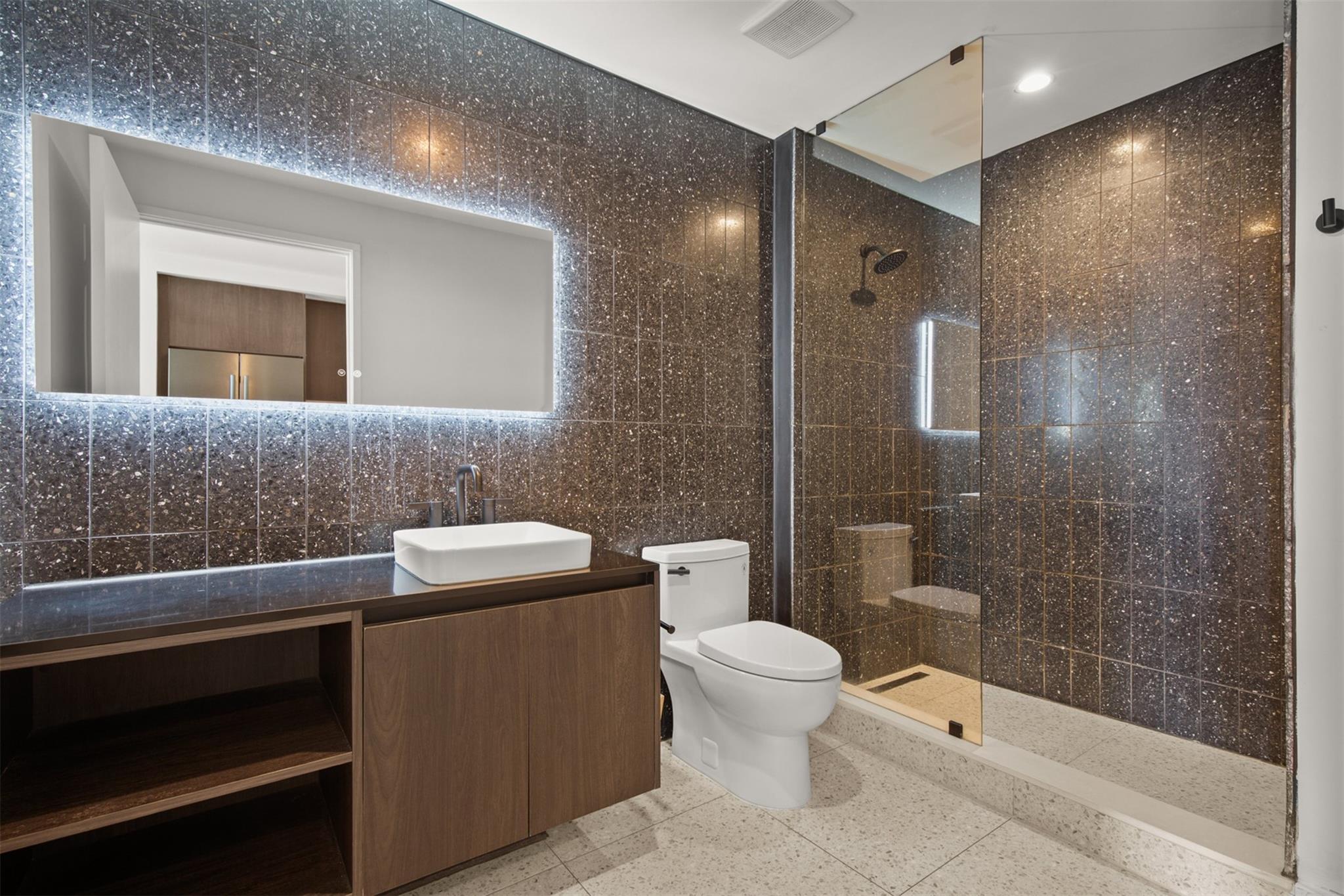 48 East Ave # 2807