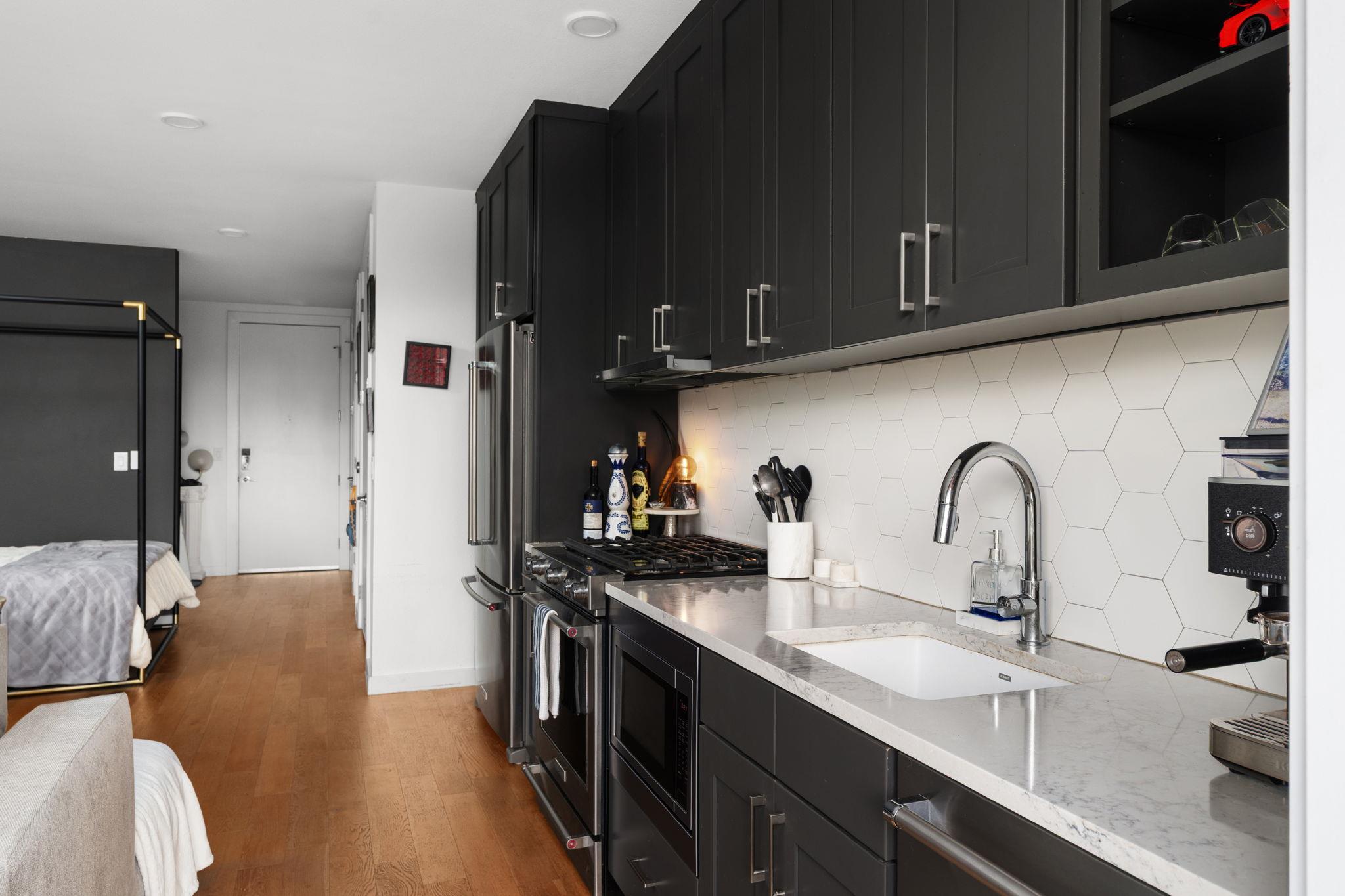 900 S 1st ST # 320