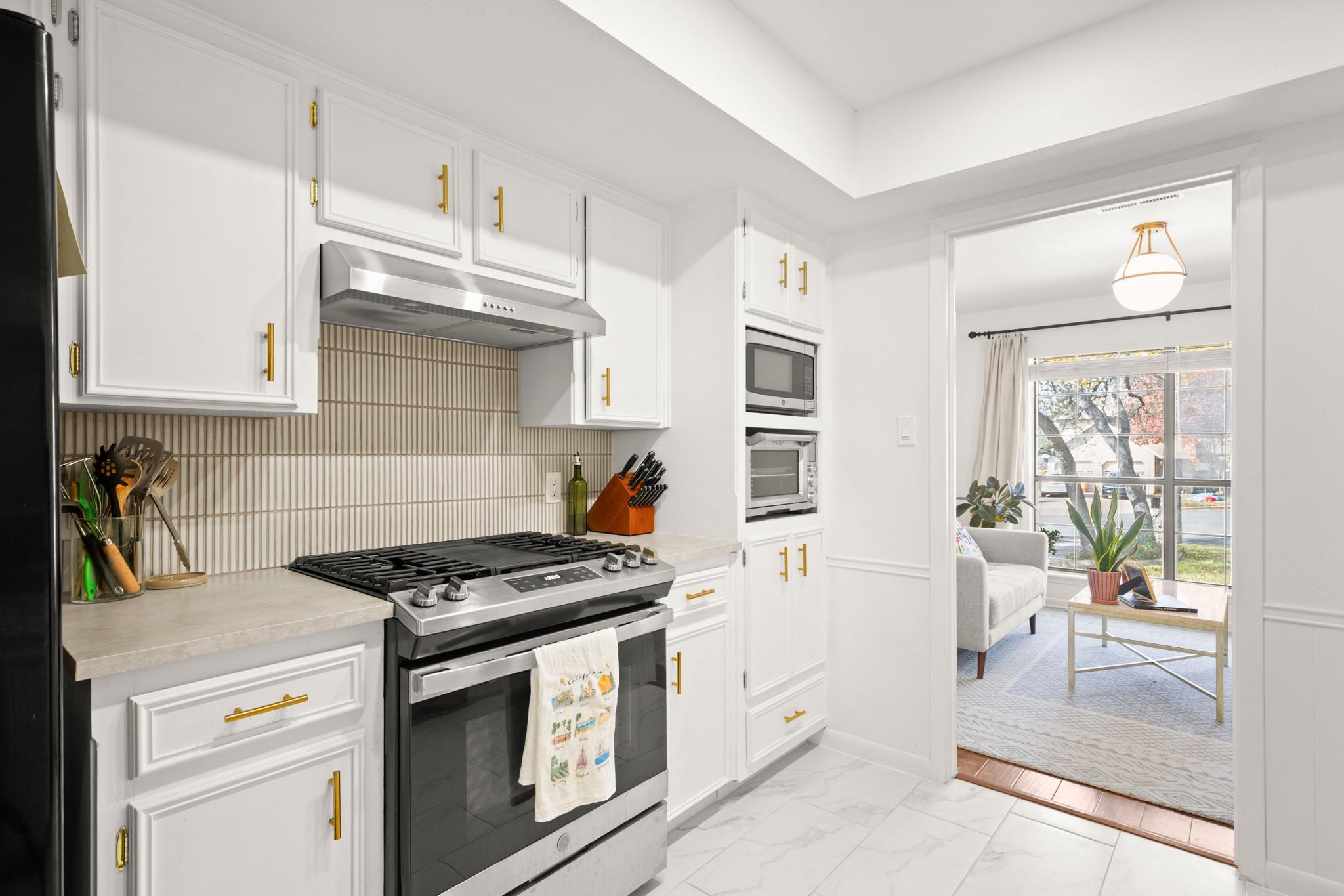 12101 Carmel Park LN