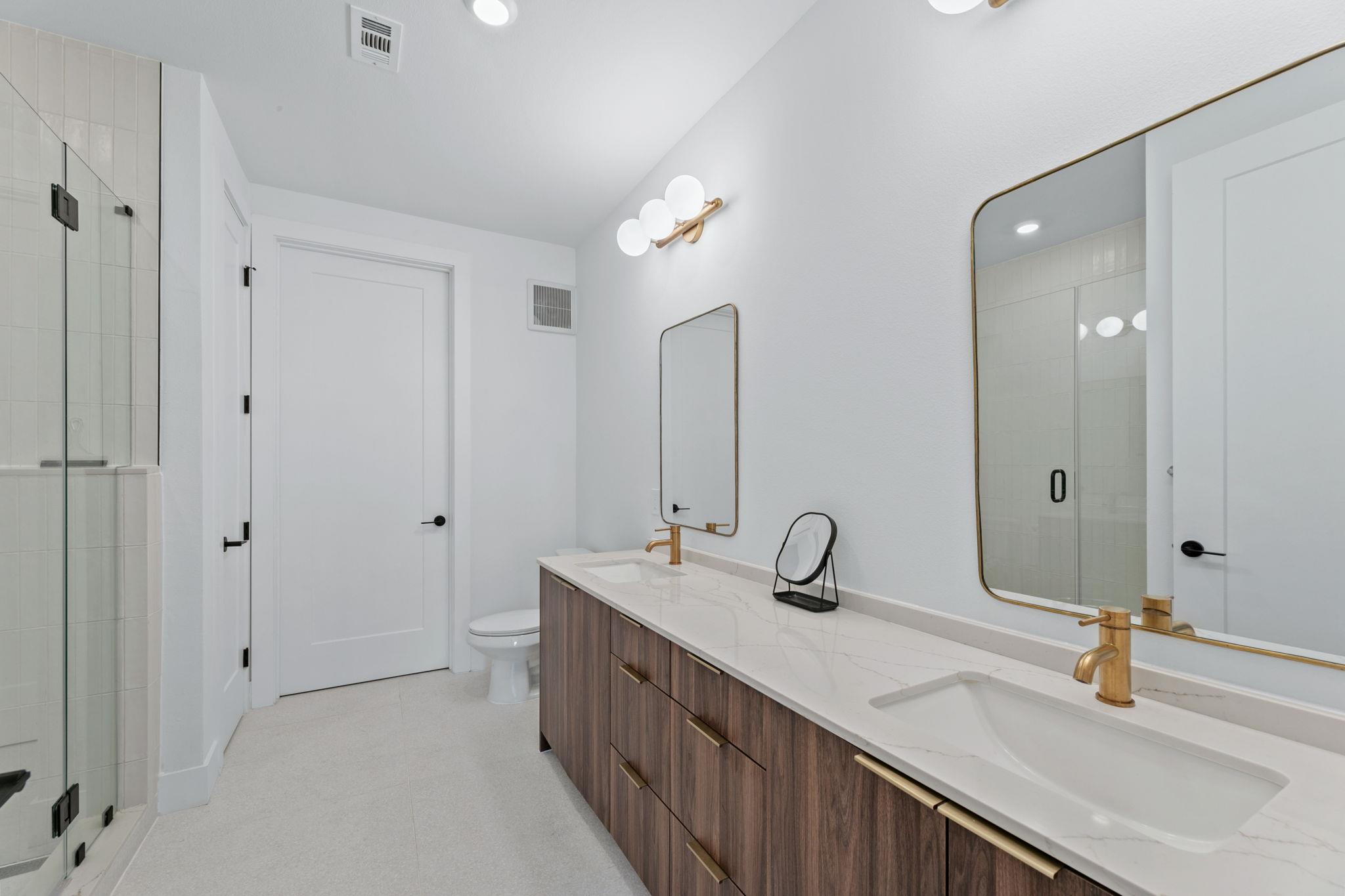 1701 Simond Ave # 407